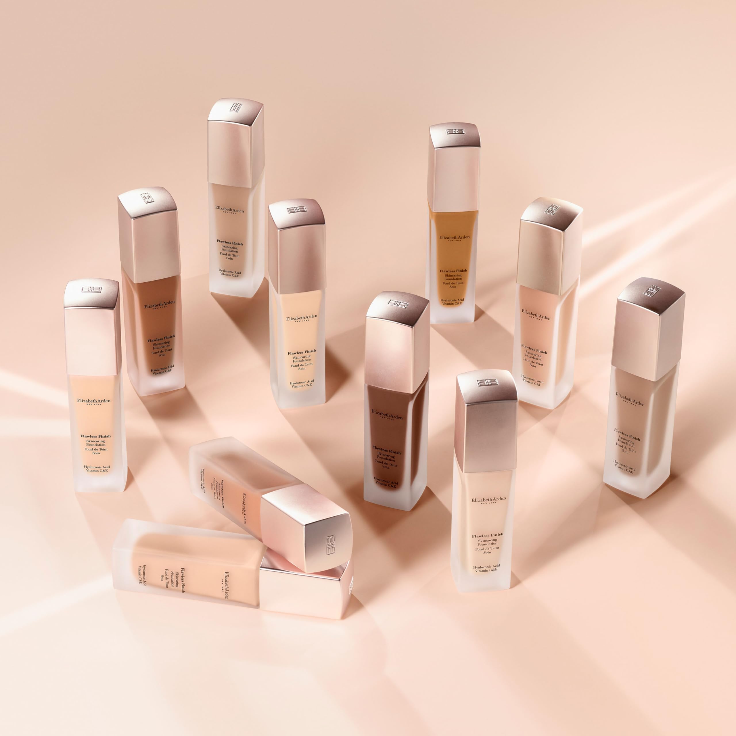 Elizabeth Arden - Fondotinta Flawless Finish con Acido Ialuronico, Vitamina C e E, Trucco Liquido a Lunga Durata Senza Profumo, 300N, per Pelle Media con Sottotoni Neutri, 30ml