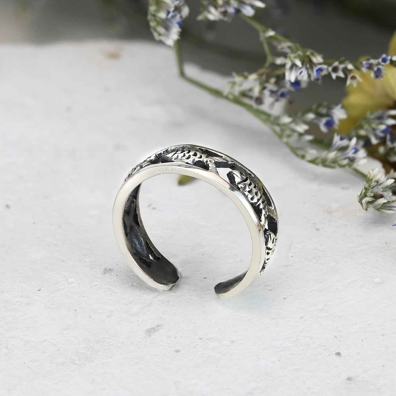AeraVida Fish Filigree in 925 Sterling Silver Adjustable Band Toe or Pinky Ring | Fish Rings for Women | Fashion Jewelry Gift