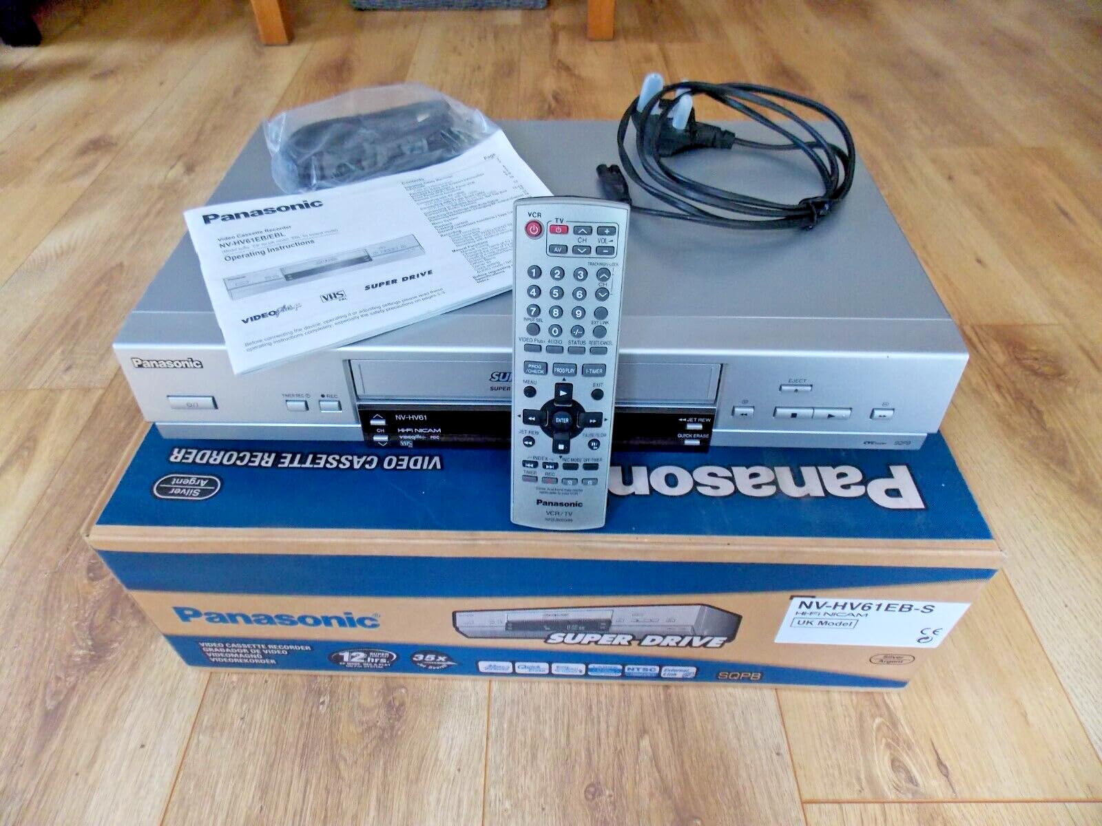 Panasonic NV-HV 61 EG-K VHS-Videorekorder schwarz