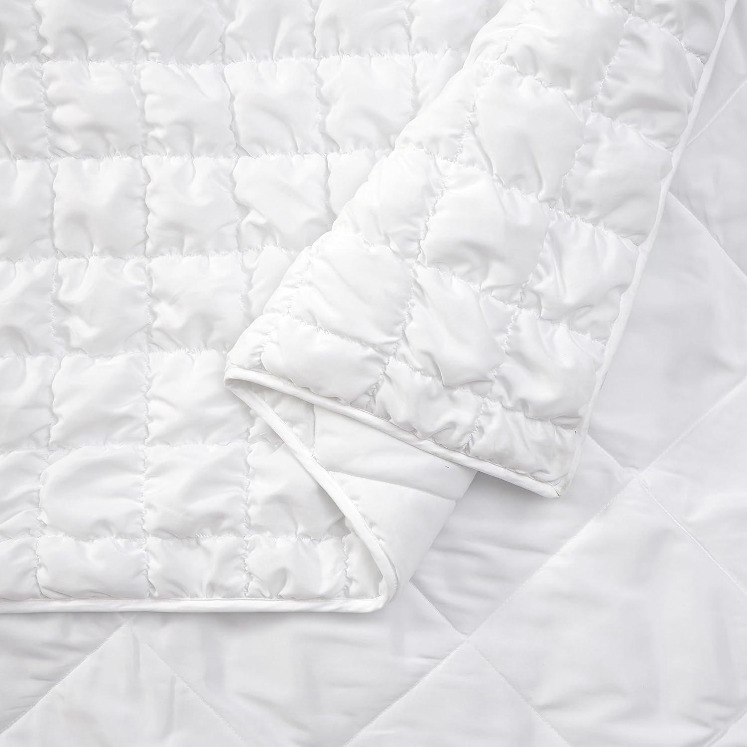 Dreamy Clouds Solid All Seasons Marshmallow Quilt Set, 3 Piece Soft Microfiber Textured Bedding Set for Boys, Girls, Teens - Full Queen, Puffy White