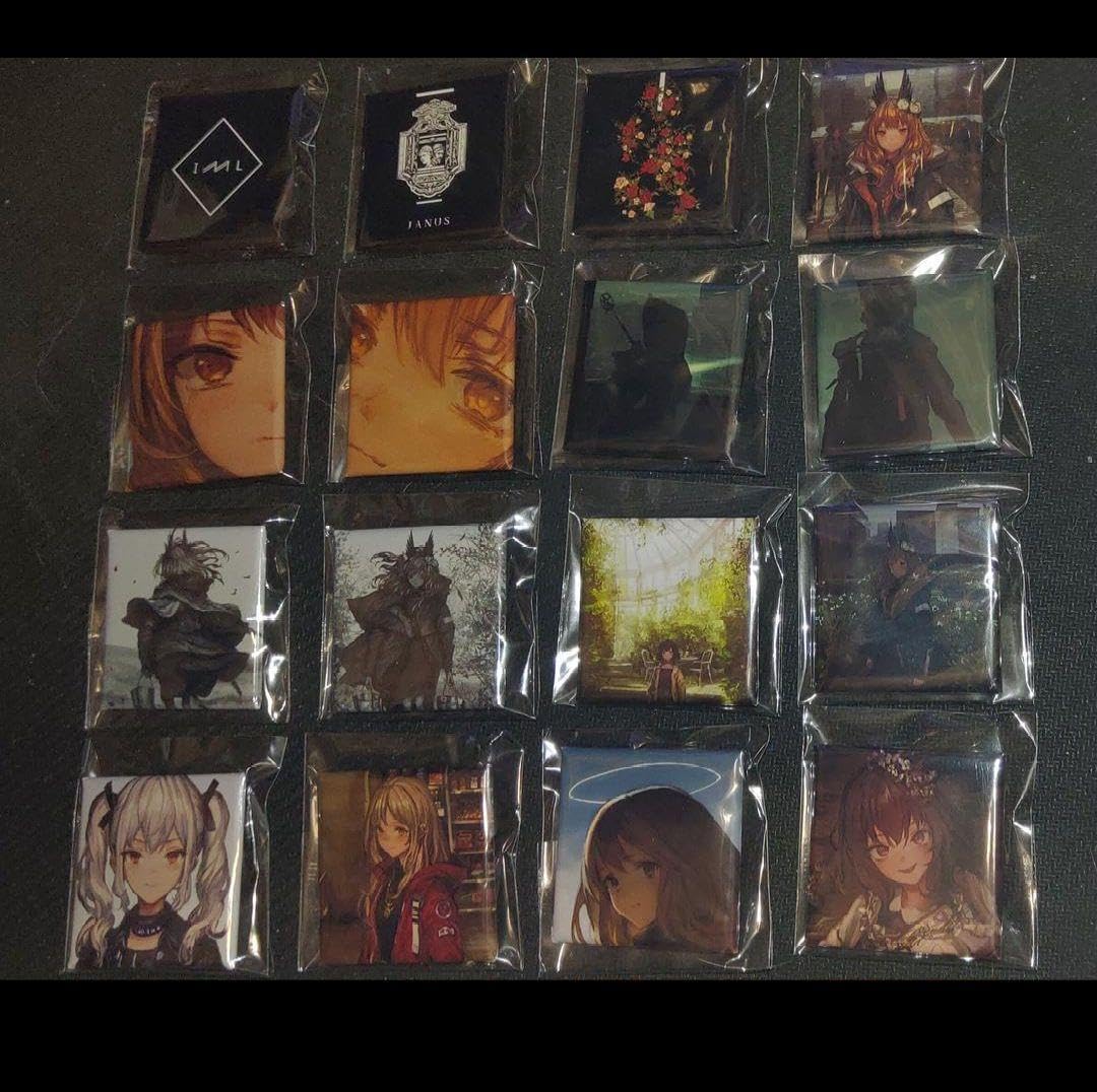 イラストレーター　LM7 同人　個展　ボタンバッジ(缶バッジ)セット Amazon | イラストレーター LM7 個展 ボタンバッジ缶バッジセット CHFC