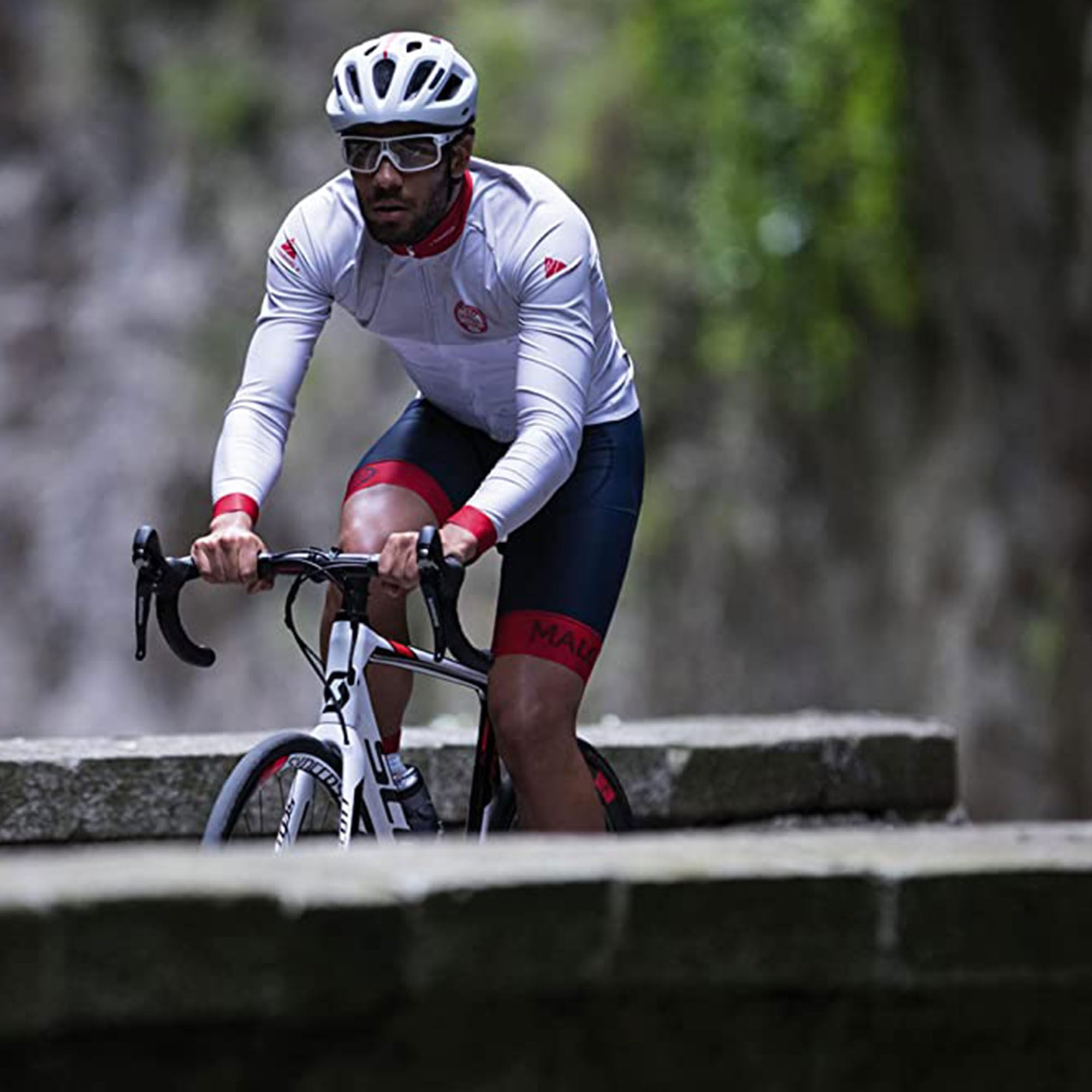 ABUS Kask rowerowy Aduro 2.0 ze światłem, Niebieski, Rozmiar M