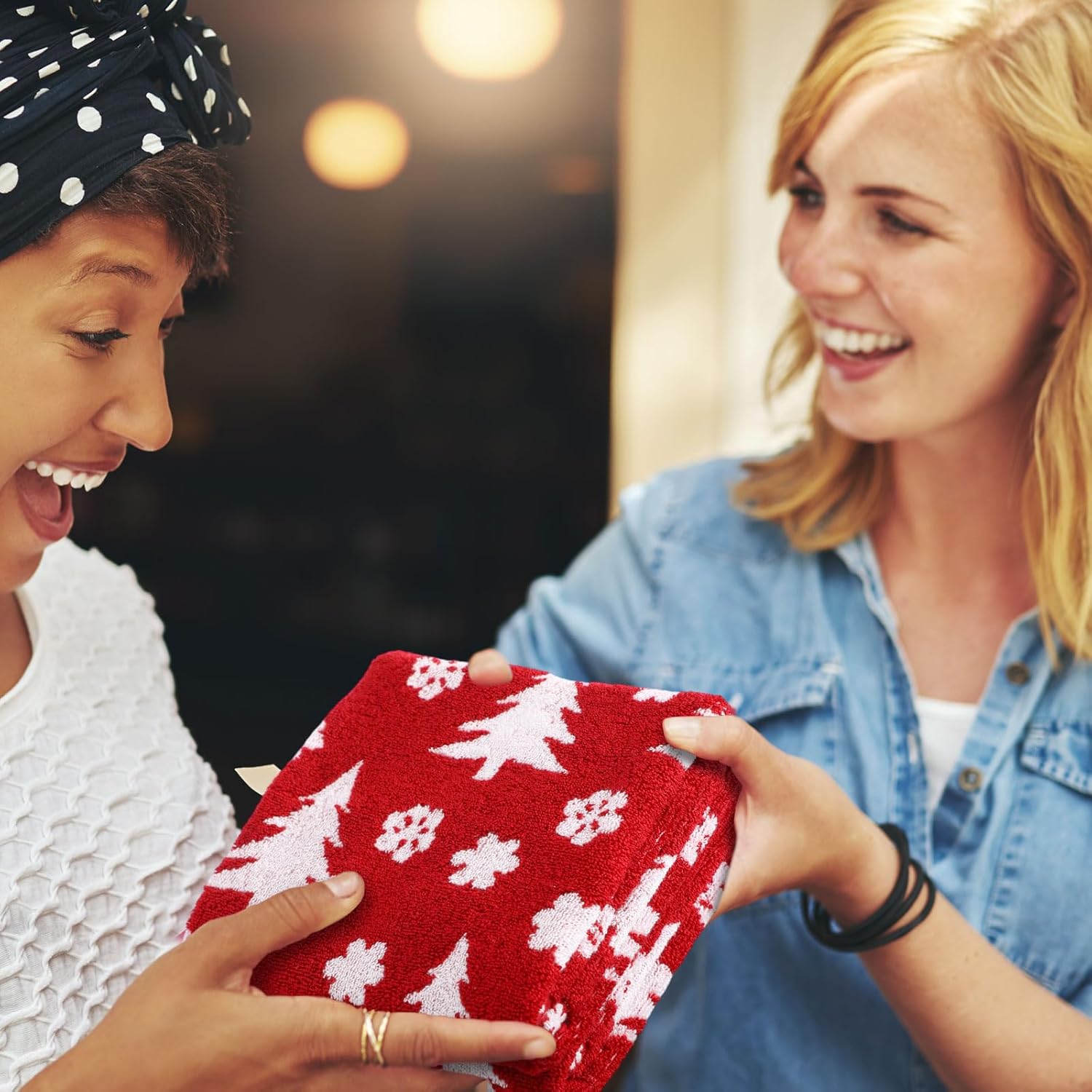 Peryiter 2 Pcs Christmas Hand Towels Red Christmas Tree Towels for Bathroom 100% Cotton Highly Absorbent Soft Decorative Kitchen Washcloths for Holiday Xmas Gift Bath Home Decor, 29 x 13 Inch - Image 6