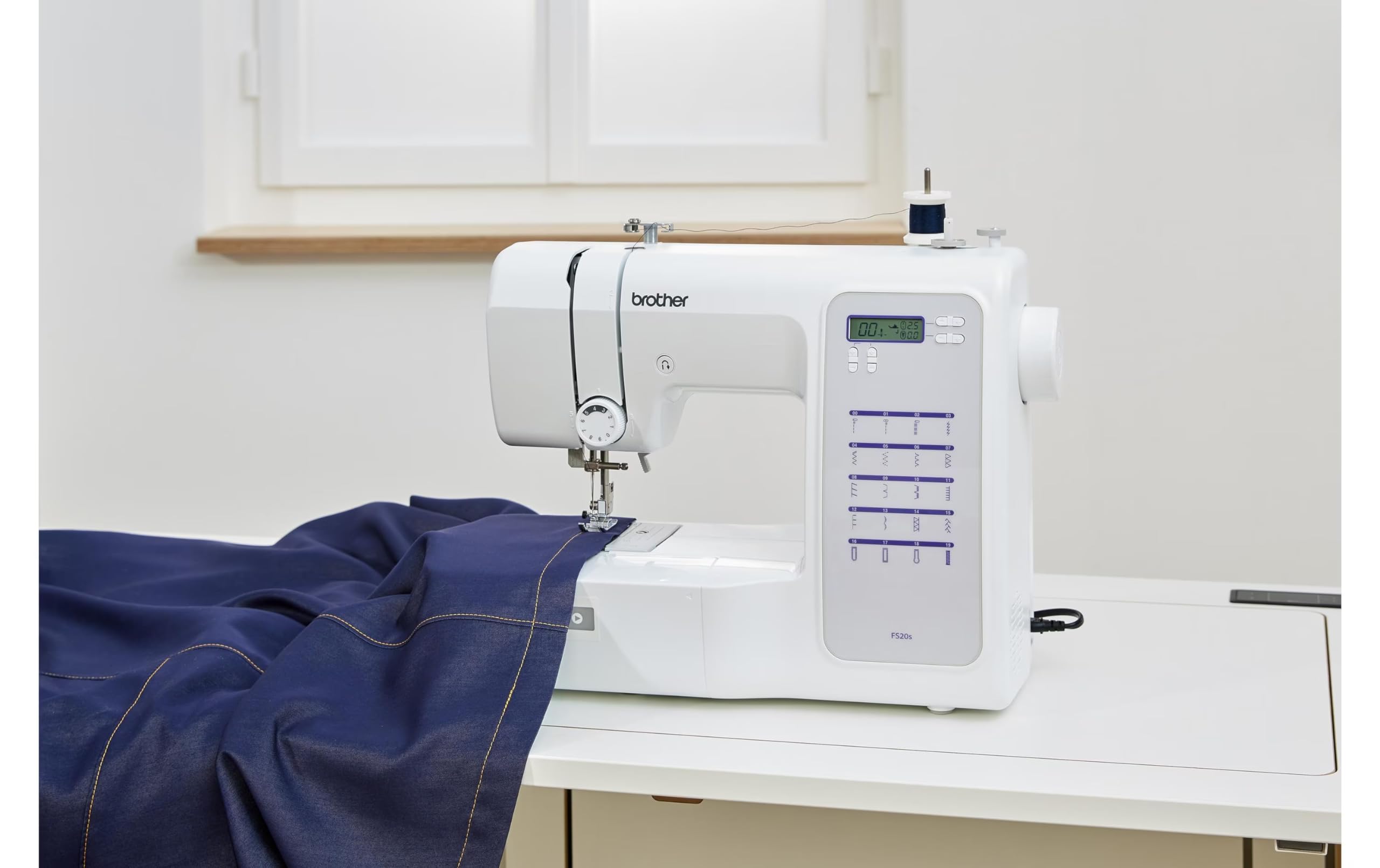 Brother FS20S - Macchina da cucire elettronica, Professionale, 32 funzioni cucito, Domestica, per Principianti, Facile da usare, Cucitura Rapida, Cucitrice Automatica, Braccio Libero, Portatile