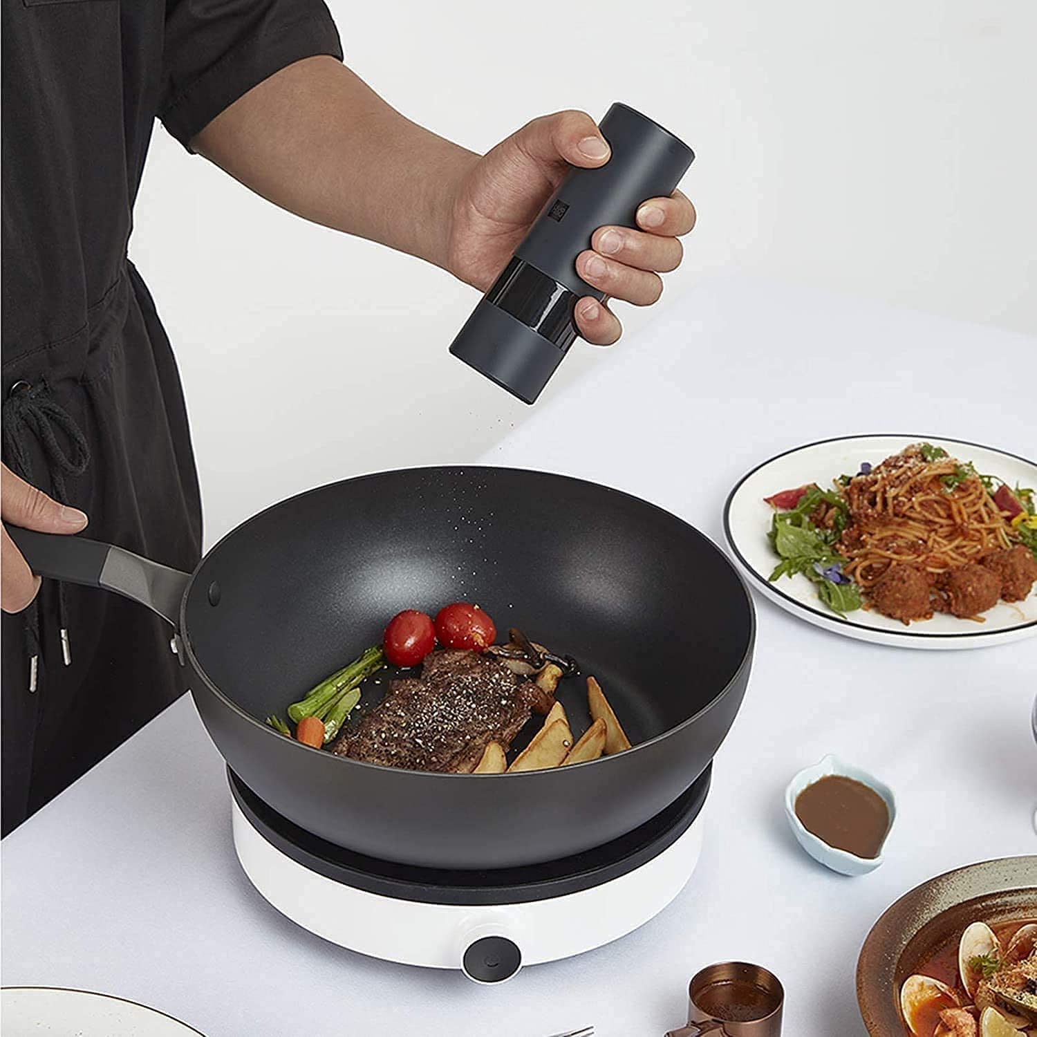 Macinapepe elettrico set di 2, macina sale e pepe automatico, 5 marce a grossolanità regolabile alimentato a batteria
