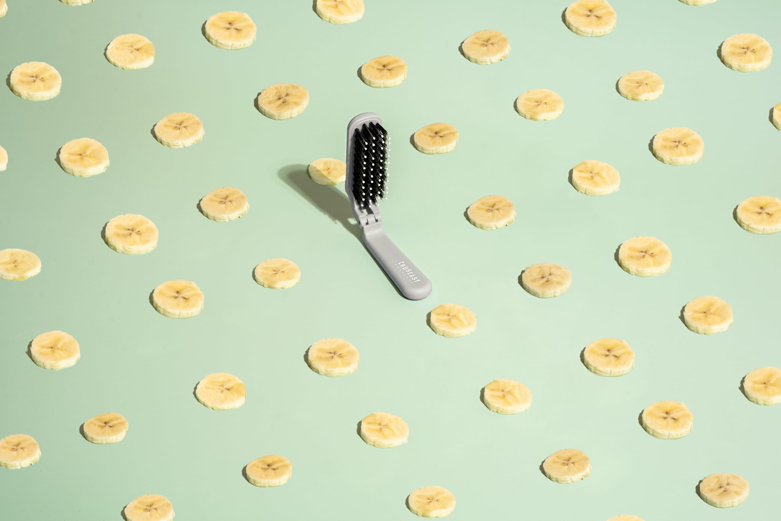 Uffy Cepillo de viaje para el cabello, mini cerdas plegables de jabalí para mujeres, hombres y niños, cepillo portátil apto para niños, para cabello húmedo y seco, rizado o liso, desenredante de
