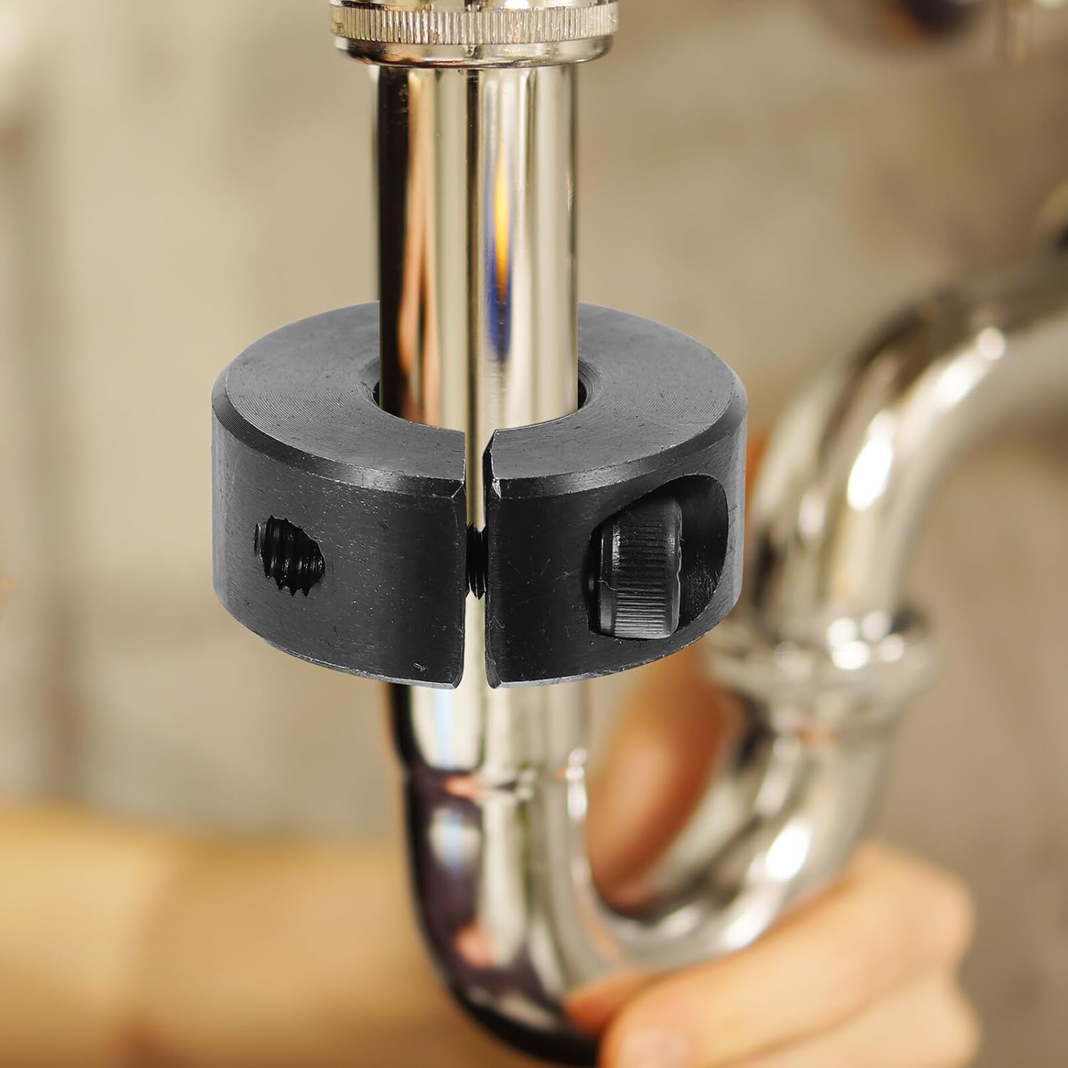 Steel Split Shaft Collar Clamp-on Screw Shaft Collar 16mm Bore 34mm Outer Diameter 13mm Thickness Retaining Stop Ring for Industrial Axles and Power Transmission Applications