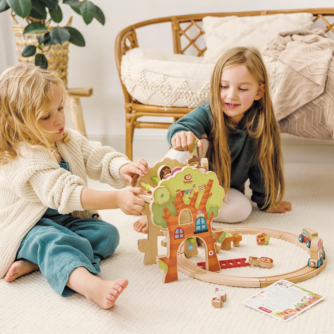 Tree House Play World | 2+ Years | Size 20" x 16.5" x 11.5" | Hand-Eye Coordination | 31 Piece Set | Playtales Included | Play World Collection |