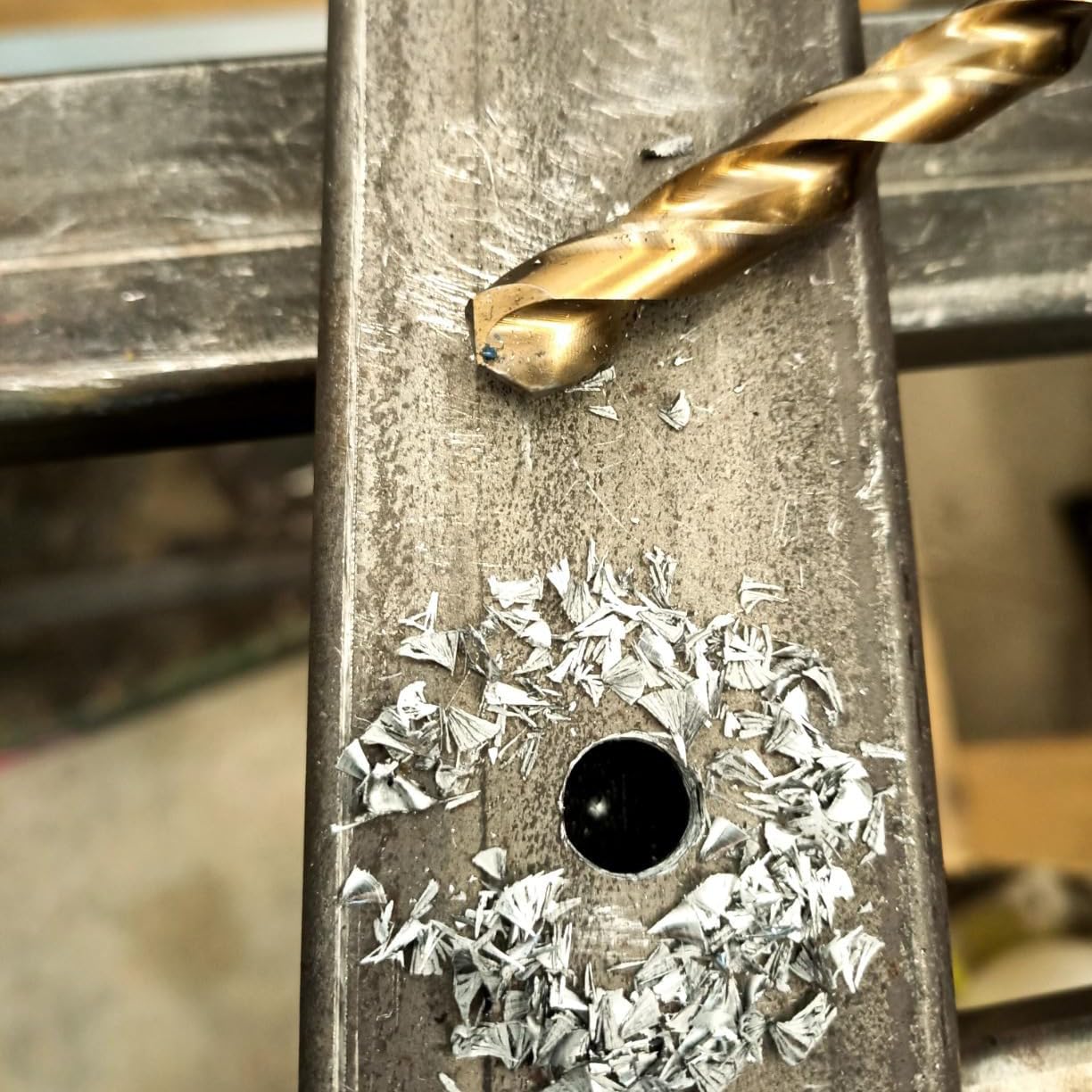 TJR® HSS-E M35 zestaw wierteł spiralnych kobaltowych, 19 sztuk, 1-10 mm, 0,5 mm, samocentrujące wiertło do metalu, DIN 338, typ N, 135°, do stali nierdzewnej, stali, profili aluminiowych z precyzją