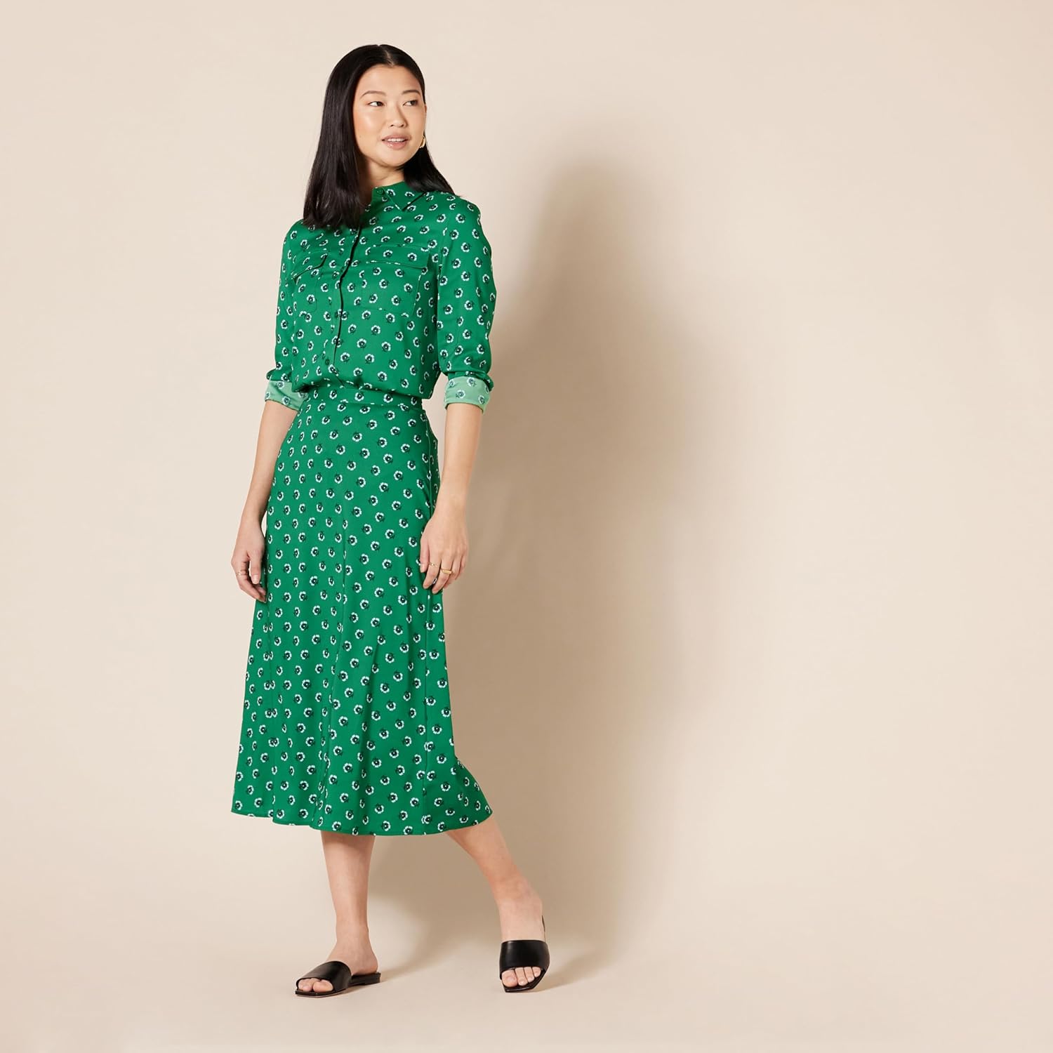 Amazon Essentials Women's Georgette Long Sleeve Relaxed-Fit Pockets Shirt - Image 4