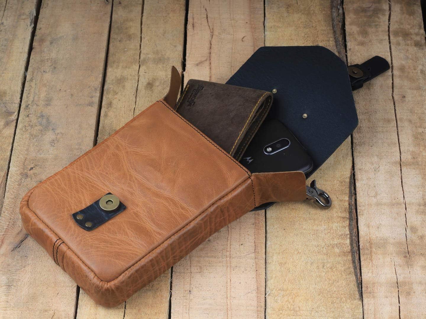 Trip Machine Company Genuine Leather Motorcycle Magnetic Fuel Tank Pouch to Carry All Your Riding Essentials (Vintage Tan)