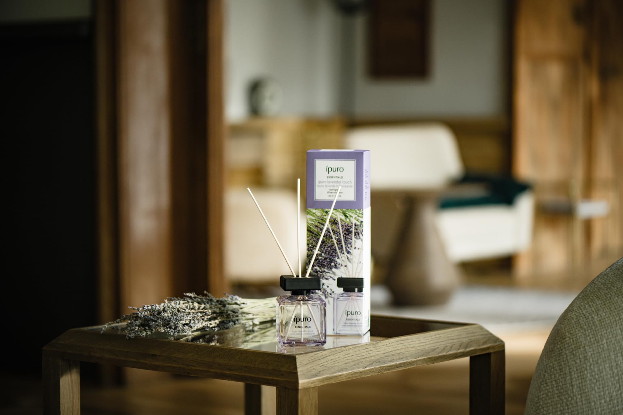 ipuro Essentials Lavender Touch Room Fragrance with Sticks 100 ml - Room Freshener with Lavender, Citrus, Flowers, Mint & Musk Fragrance Aroma - Diffuser with Sticks