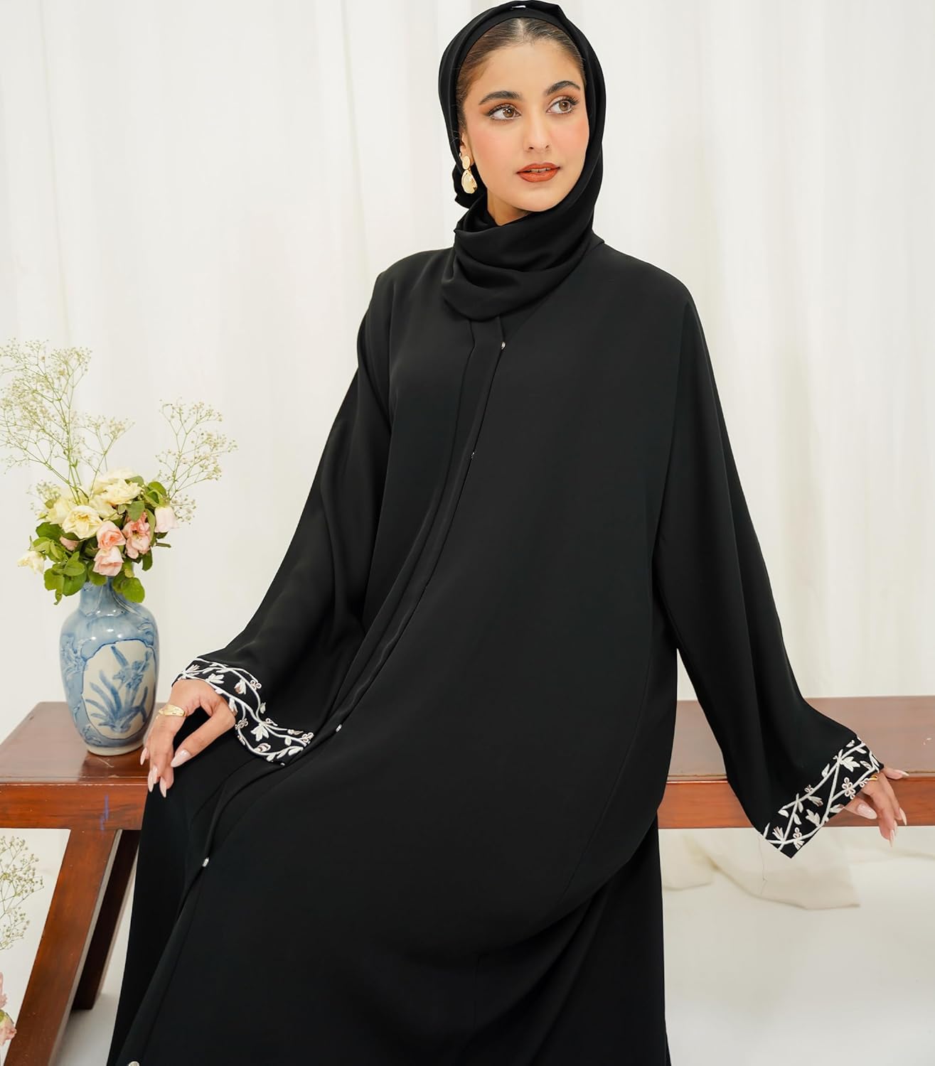 Elegant Modern Abaya for Women – Lightweight, Flowy, Soft and Perfect for Every Occasion