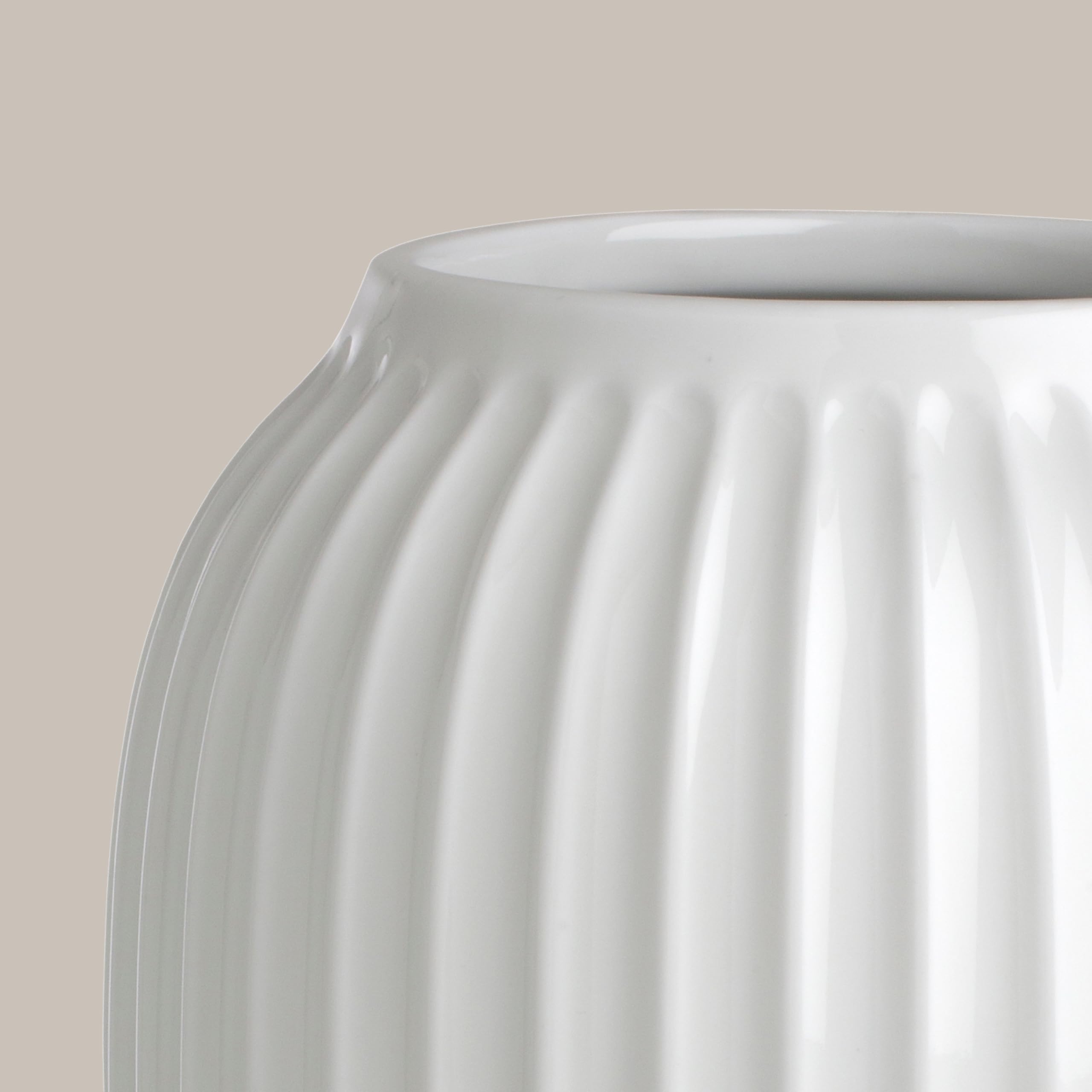 Kähler Vase H21 cm Hammershøi dänisches Design für Blumen Handarbeit, Weiss