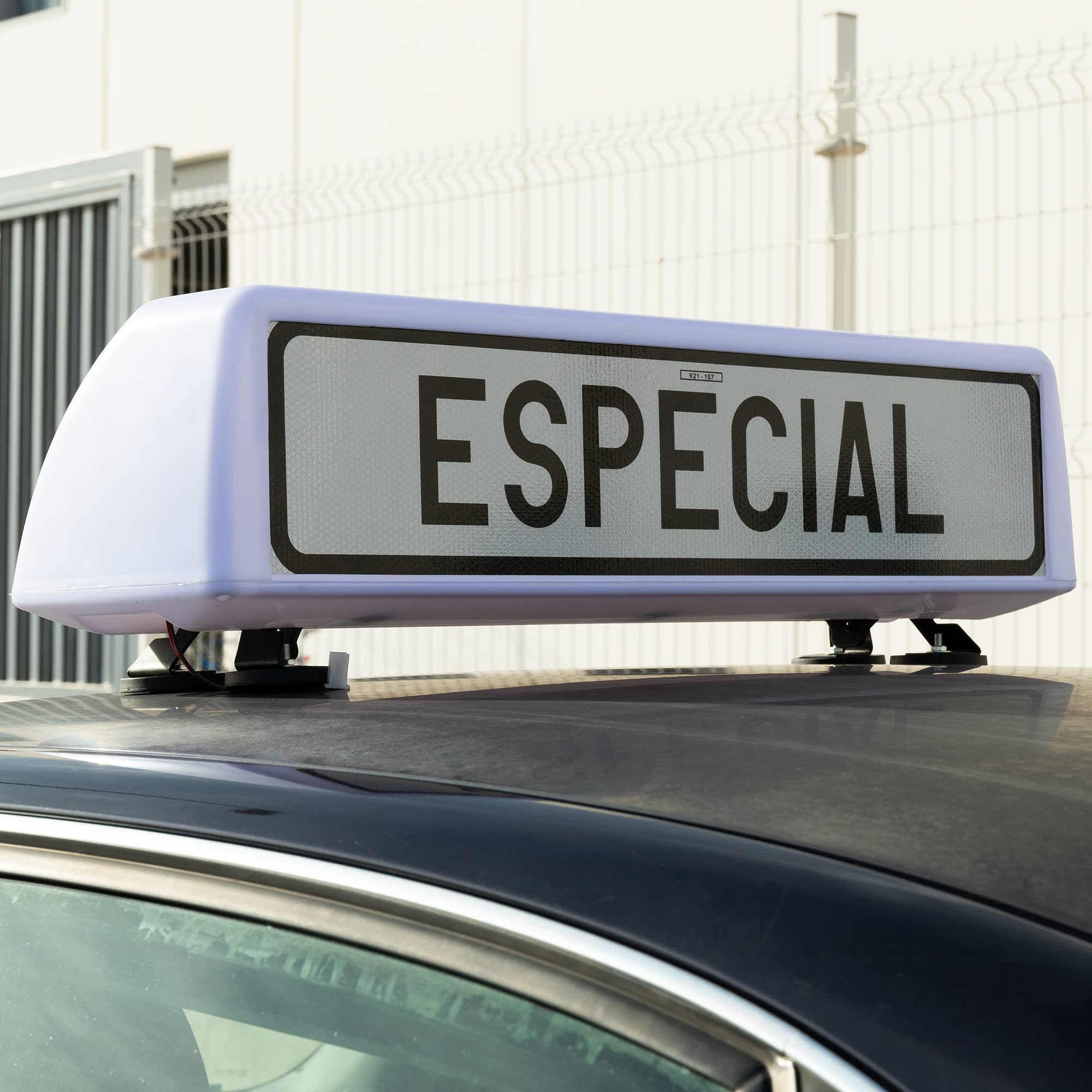 Cofan Cartel avisador acompañamiento vehículo especial | Resina | Señal V21 homologada | Soportes magnéticos | Medidas: 72 x 22 x 21 cm
