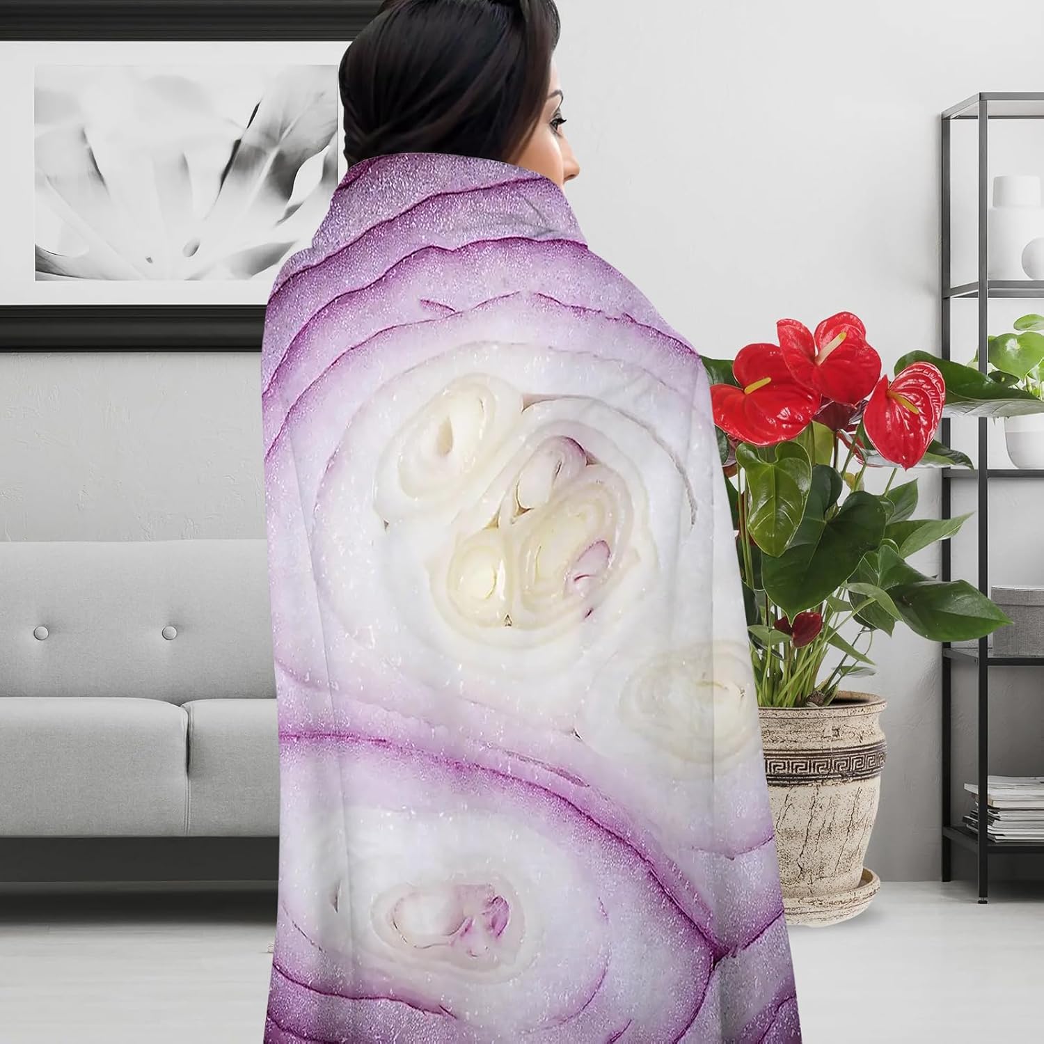 Funny Onion Blanket for Adult and Kids, Soft Flannel Round Novelty Onion Blankets for Bedding, Giant Onion Blanket Gifts for Sofa 71 Inches