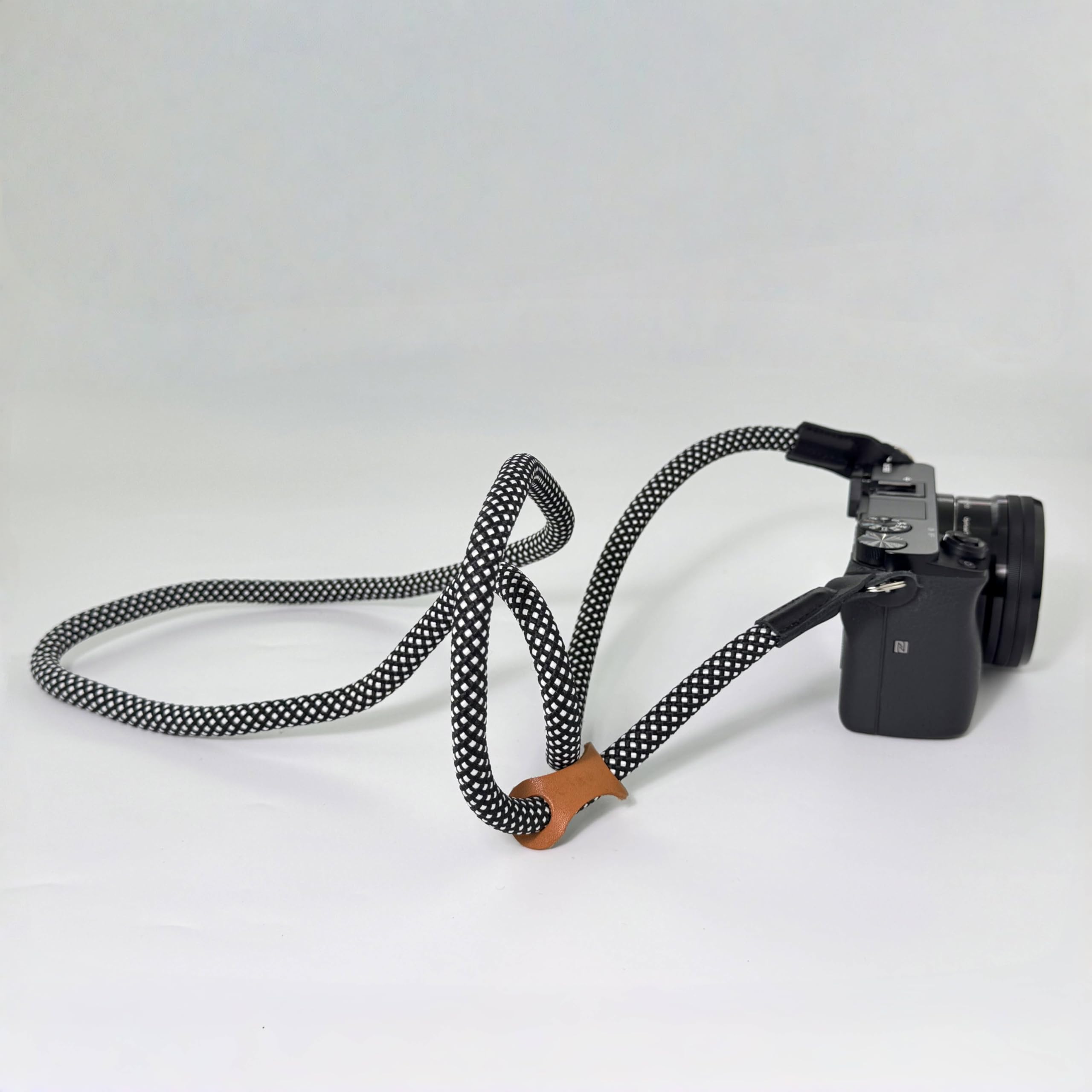 Little Fire Craft Camera Strap Crossbody Camera Neck Shoulder Strap 127cm Climbing Rope for Photographers Lanyard 10mm Thick - Black/white