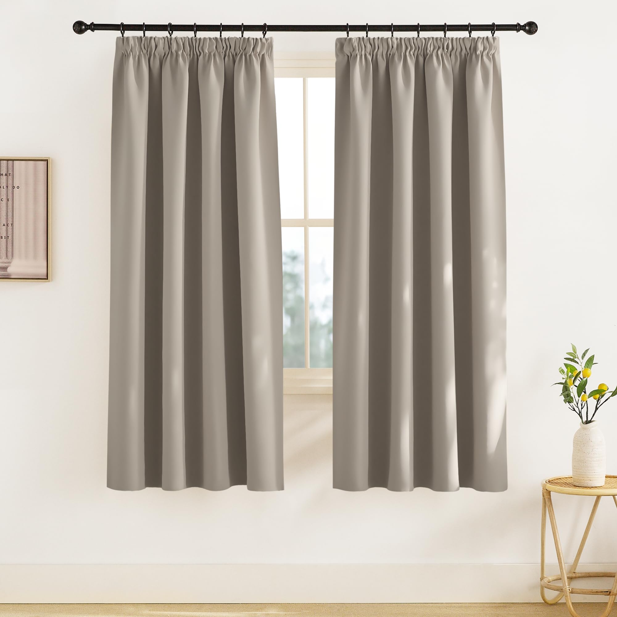 KGORGE Thermovorhang Kälteschutz mit Kräuselband Schlafzimmer 2er Set 175 x140 cm(HxB) Thermo Gardinen Blickdicht Verdunklungsvorhänge Schienensystem Wohnzimmer, Sandfarben