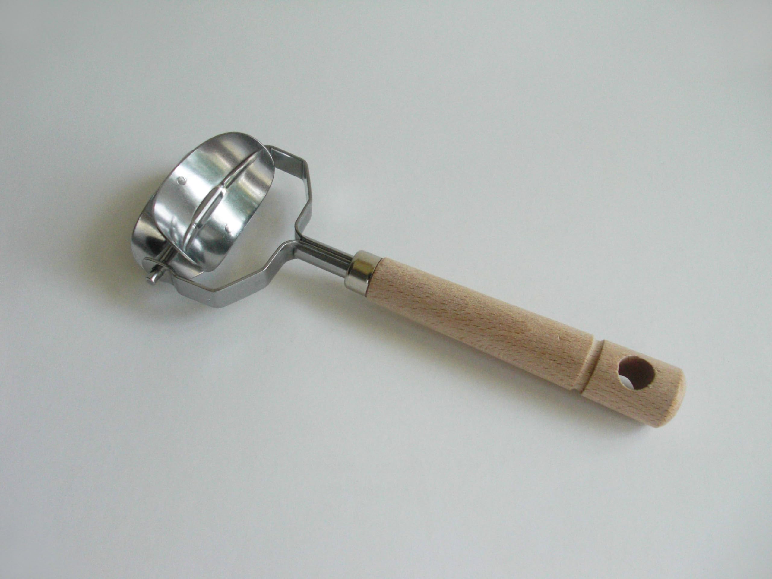 Eppicotispai Rullo Tagliapasta Professionale Ovale 5,3 Cm – In Acciaio Inox E Legno Per Ravioli, Biscotti, Gnocchi, Pasta Fresca