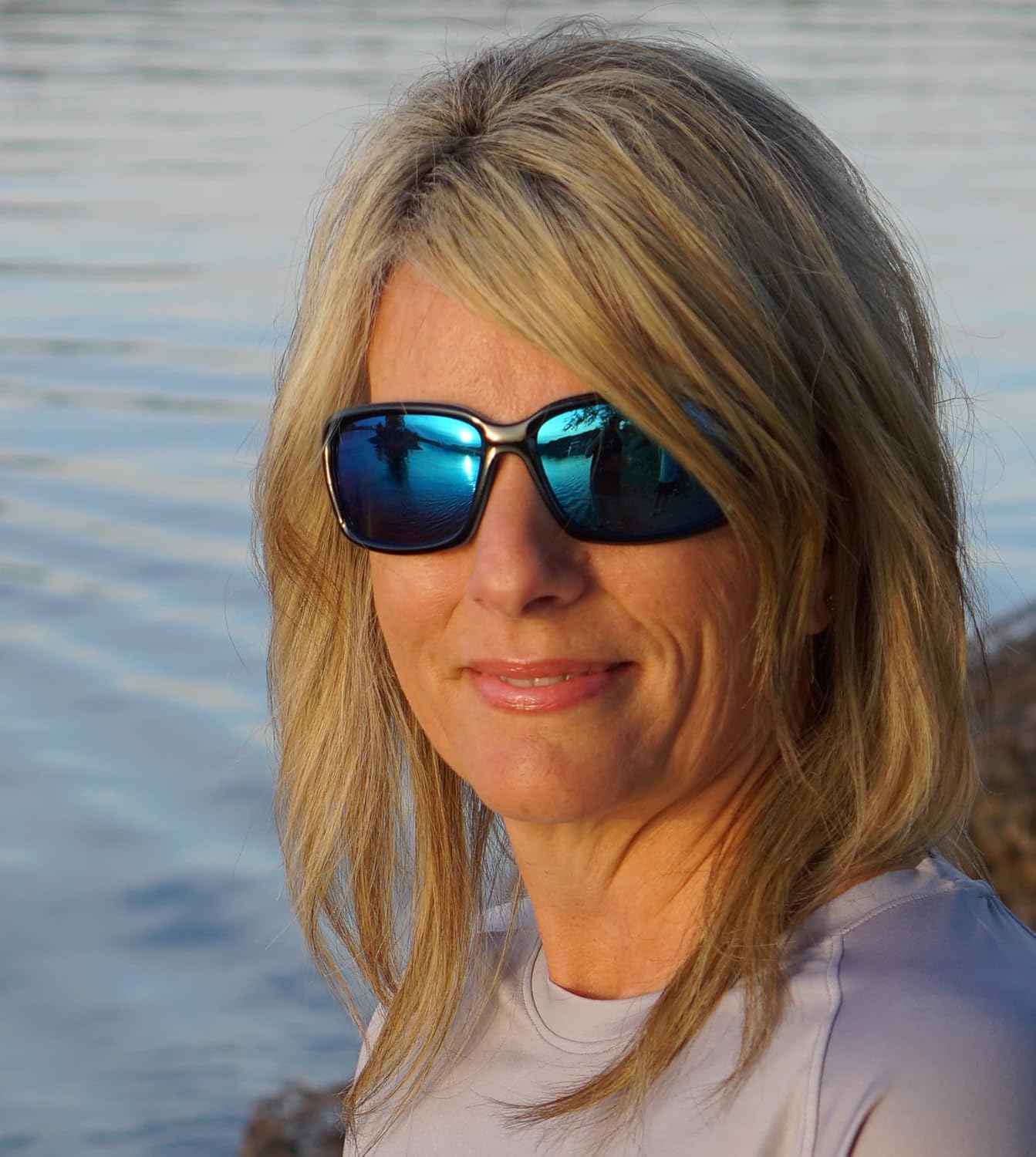 Fishoholic Polarized Fishing Sunglasses for Women UV400 Sun Protection Outdoor Sport Sunglasses for Kayaking Golfing Boating - Image 2