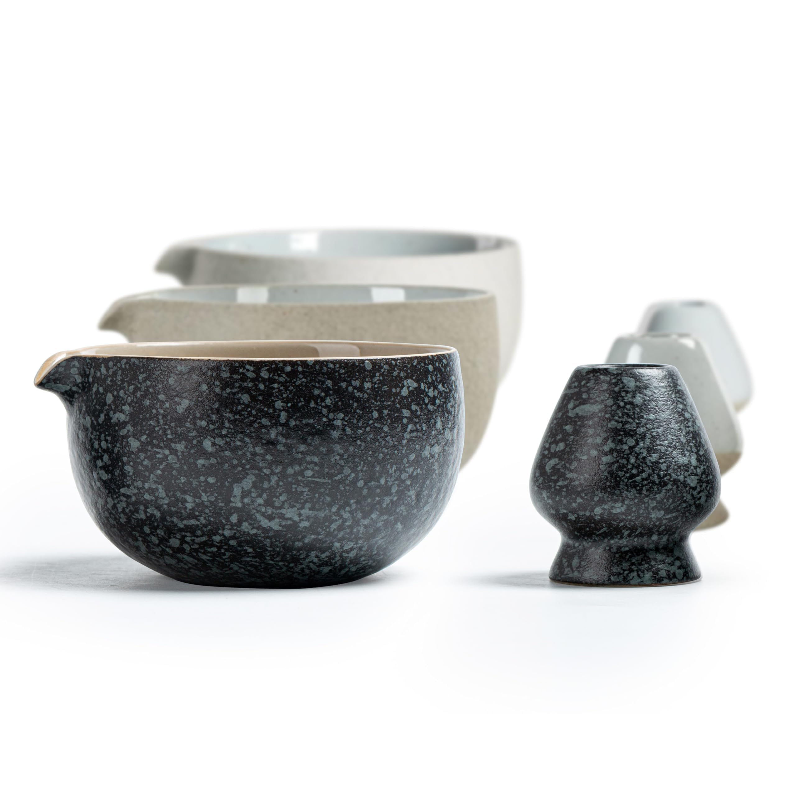 TEANAGOO Matcha-Schale K17 mit Ausgießer & Chasen-Auflage, 510ml Keramik Matcha-Chawan mit natürlicher Felsstruktur, Rocky-Schwarz/Grau