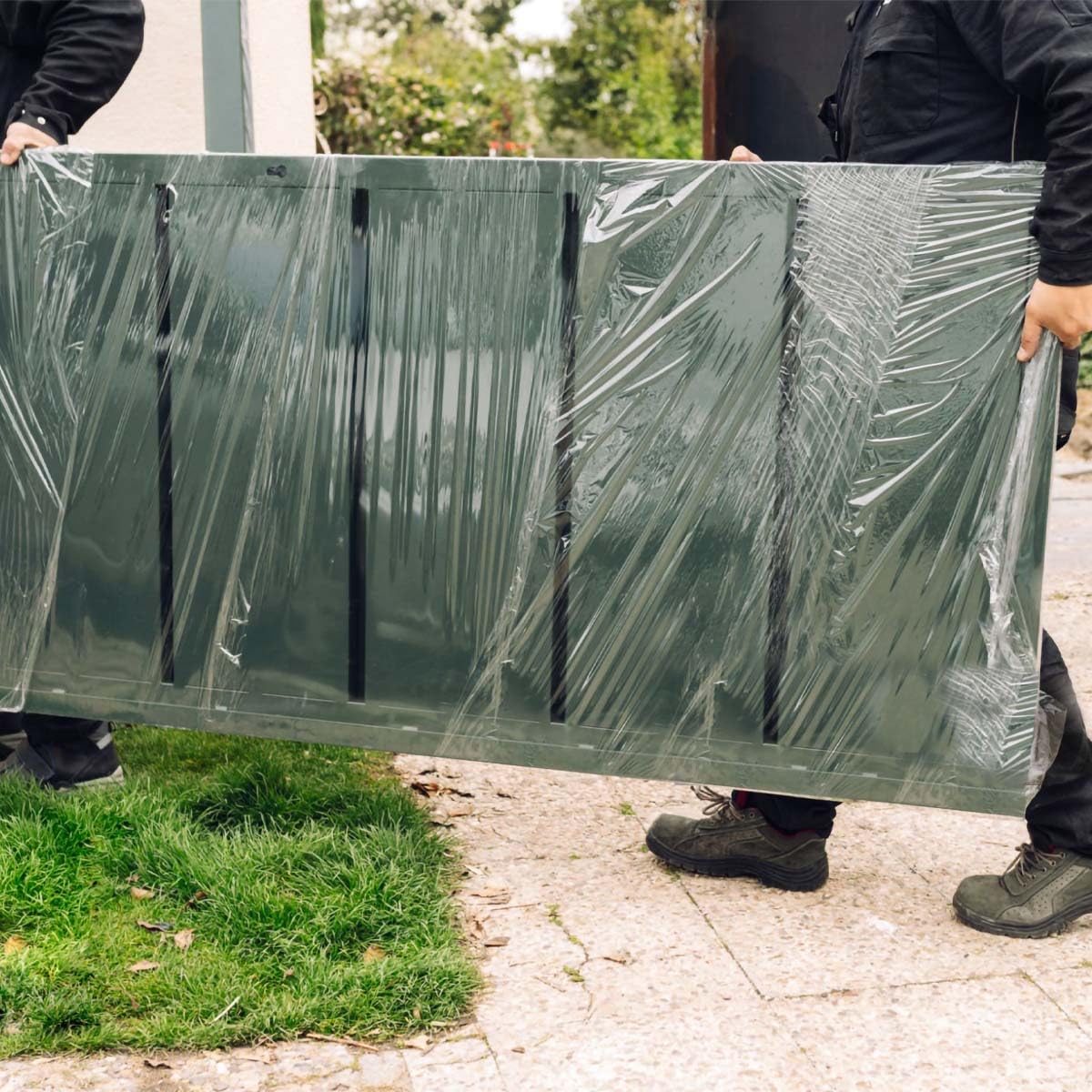 Lot de 2 rouleaux de film transparent solide et durable pour palette 400 mm x 150 m x 20 mu | Film rétractable extensible indéchirable | Résistant à l'eau et à l'humidité | Haute qualité et