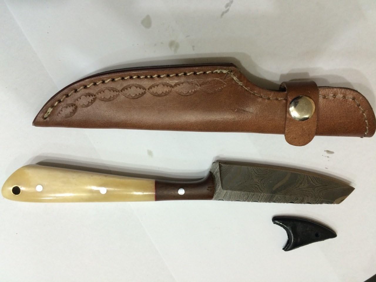 Macs Knife Club Handmade Damascus Hunting Knife - Beautiful Camping Knife ,9" long With Blade Size Is 3.5" and Handle Size Is 5.5" Comes With Free Leather Sheath-17003