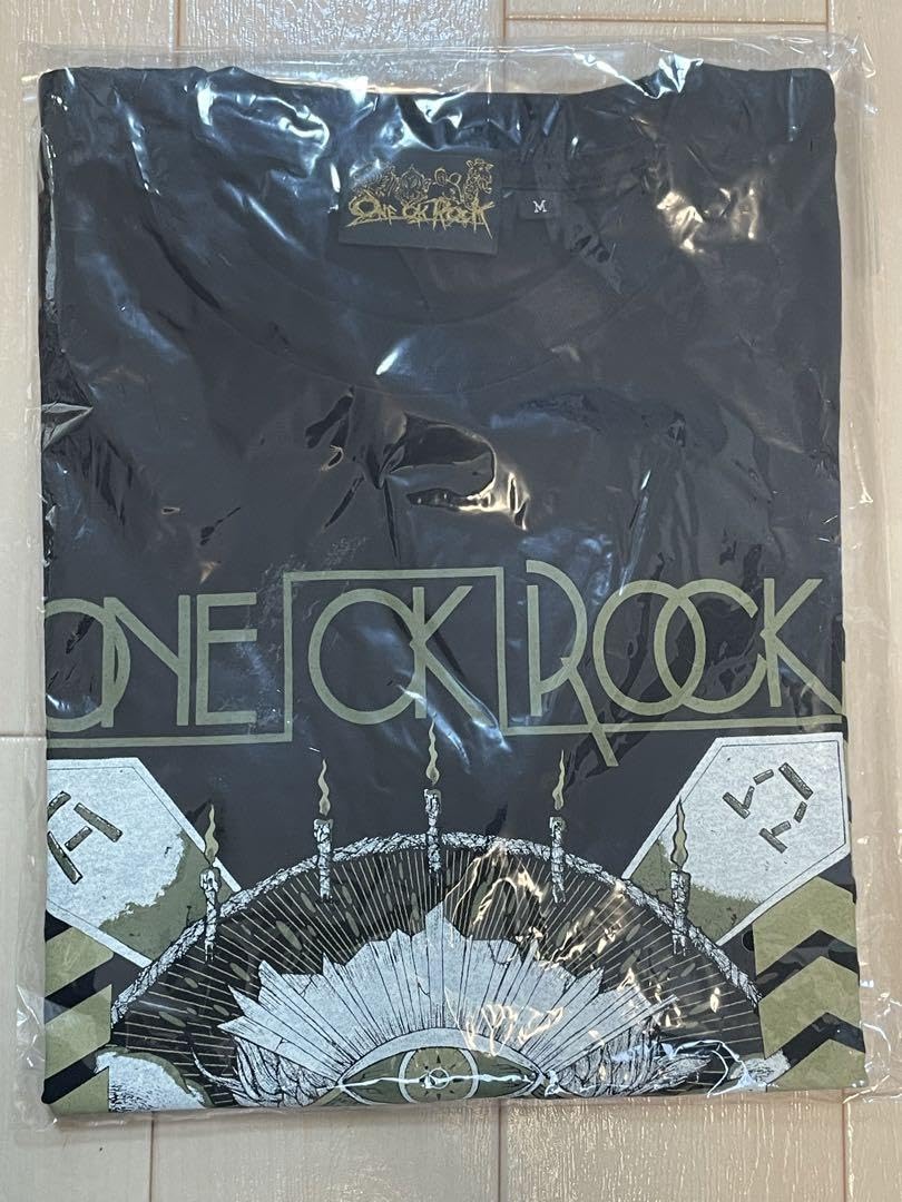 ONE OK ROCK - レア！ONE OK ROCK 2012-2015グッズまとめ売り Amazon.co.jp: ONE OK ROCK Tシャツ Mサイズ 2012年 : おもちゃ