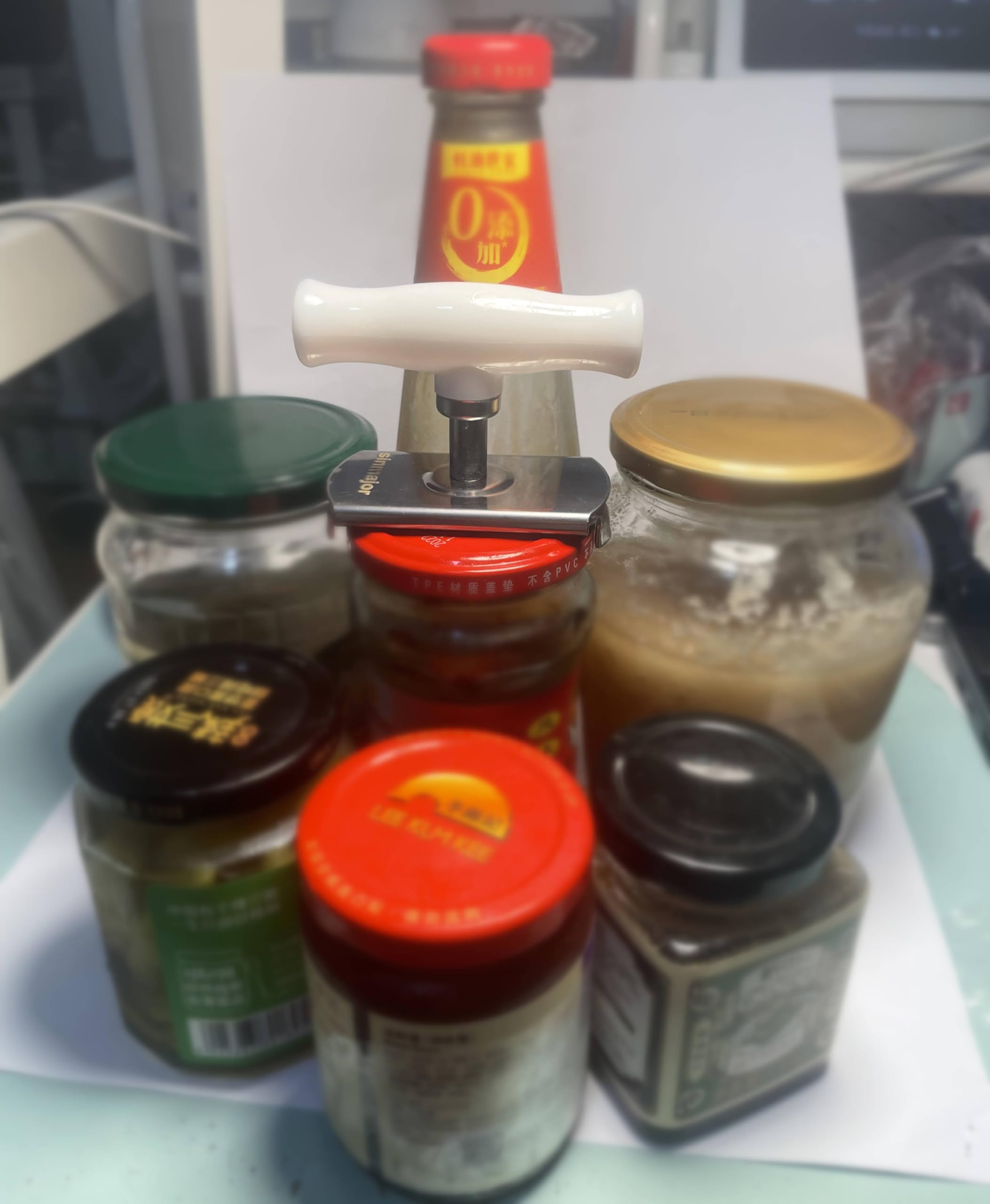 Apribarattoli per mani deboli, apriscatole per anziani, apricoperchio regolabile, apribottiglie per mani artritiche, apribottiglie, accessori da cucina (bianco)