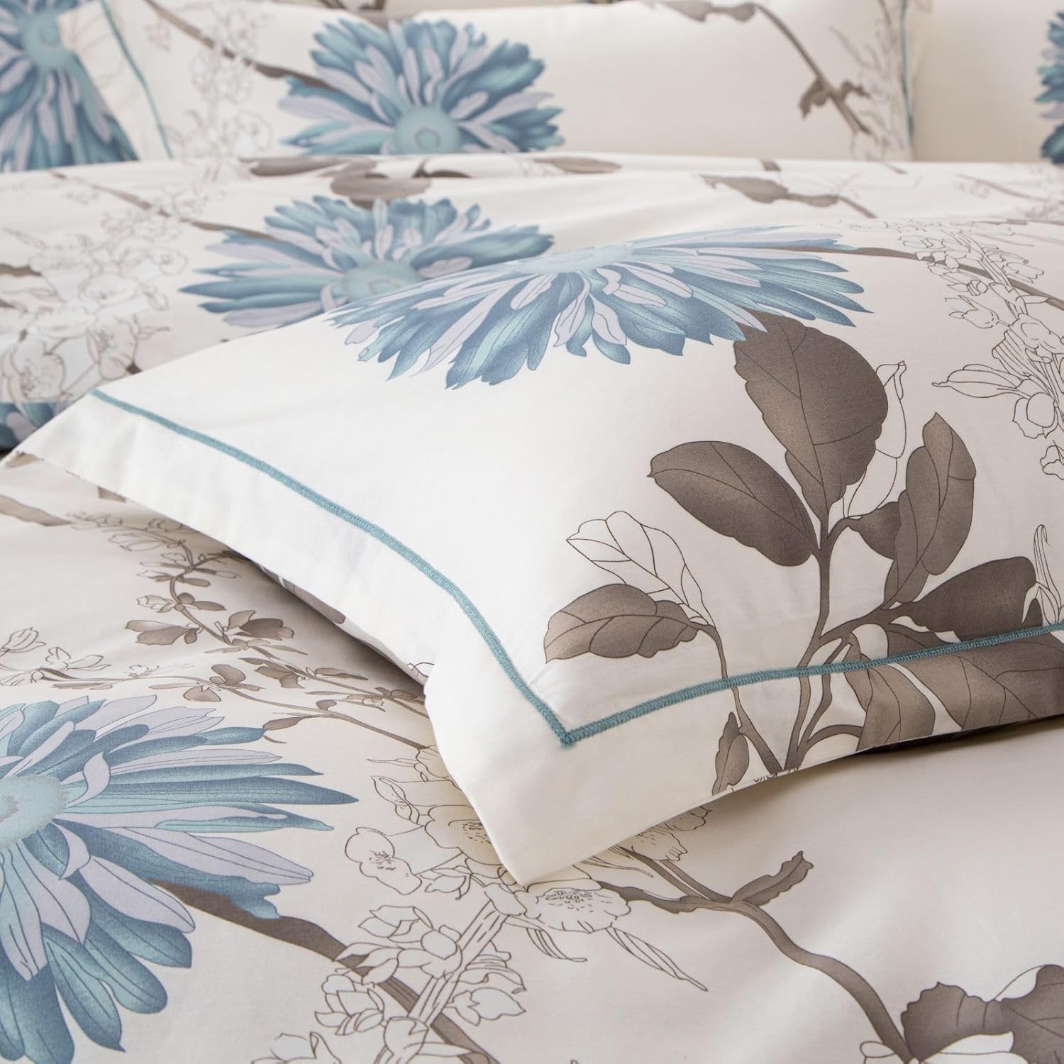 Comforter King Size Set – White Blue Floral Brown Leaf Bedding, Soft & Breathable Cotton Shell Comforter, All-Season Down-Alternative Filling, 1 Comforter & 1 Pillow Sham