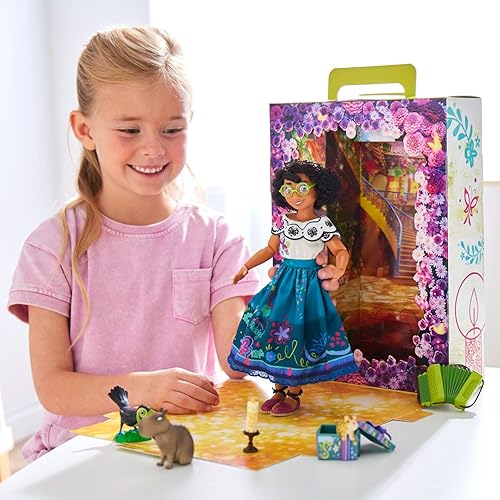 Miniatura 2 de Disney Tienda oficial Mirabel Story Doll – Encanto – 10 pulgadas – Detalles vibrantes y diseño auténtico – Celebra la magia de los lazos familiares