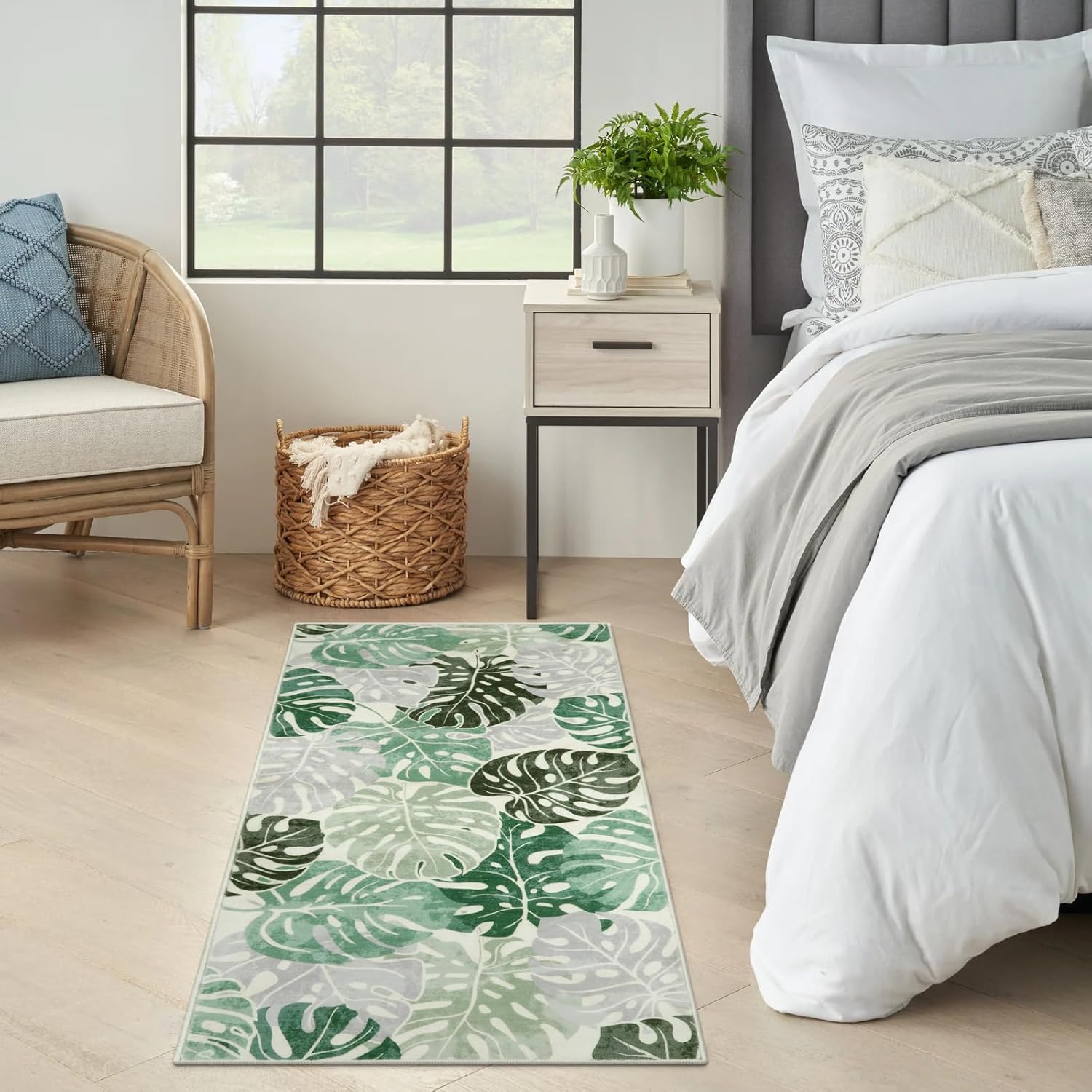 Wonnitar Monstera Leaf 2x4.3 Bathroom Runner Rug, Washable Non-Slip Bath Rug Runner, Coastal Green Soft Laundry Room Carpet, Low Pile Floor Carpet for Bedroom Entry Kitchen