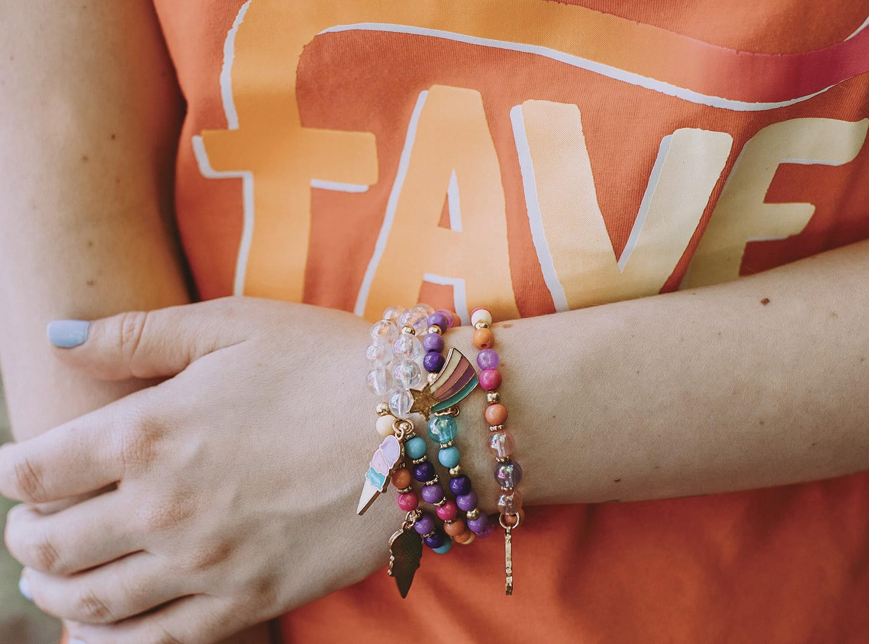 Kit Bracelets Color Reveal - 5 Bracelets Magiques - Perles UV - Activité Manuelle - Dès 8 Ans