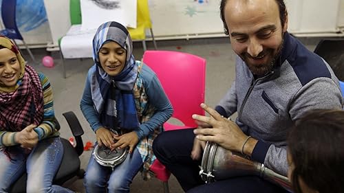 Vista 6 de Yo-Yo Ma & The Silk Road Ensemble - La música de extraños (OmU)