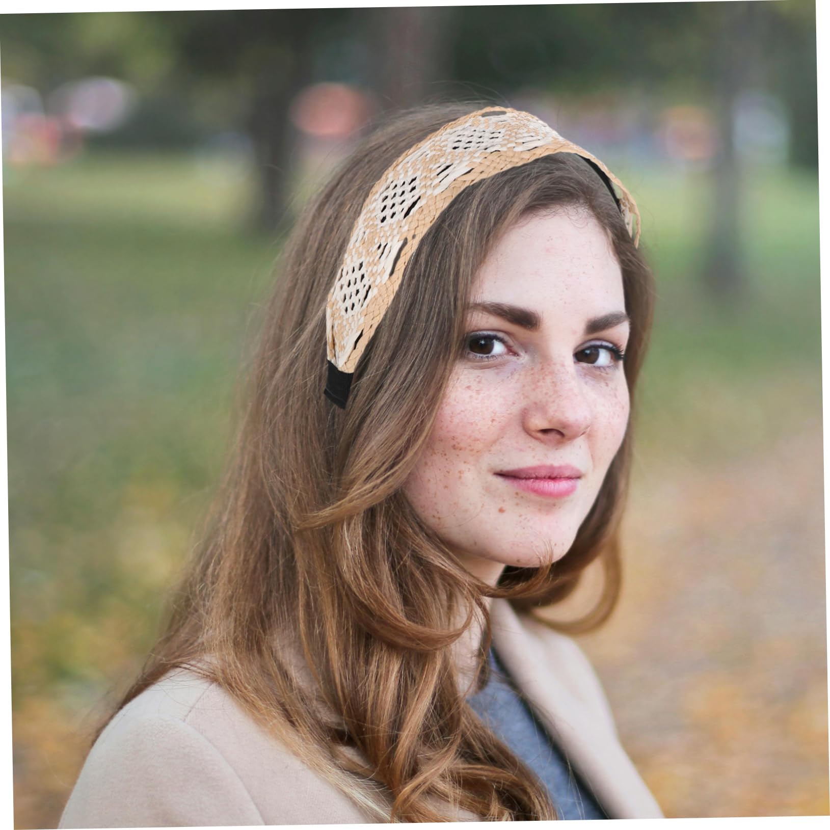 CALLARON Bandeau Large en Raphia Tissé pour Femmes, Accessoire Cheveux Vintage Beige, Style Bohème Élégant, pour Tenues de Plage et Occasions Diverses