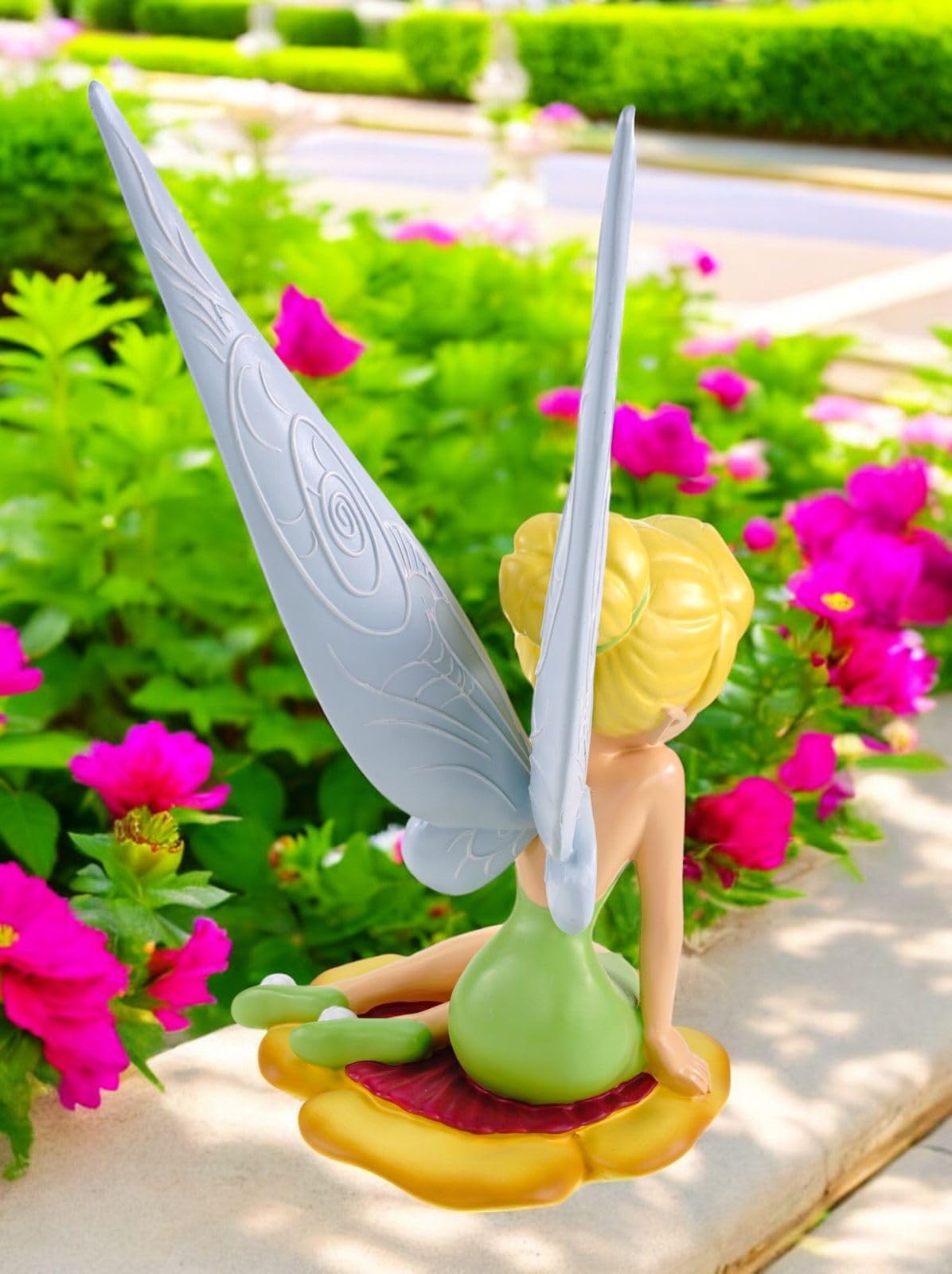 Decorazione 3D Disney da giardino Fata Tinkerbell H:41,5 cm in plastica – Figura in Peter Pan per il giardino, stile moderno decorativo per fan, decorazione da giardino, statua