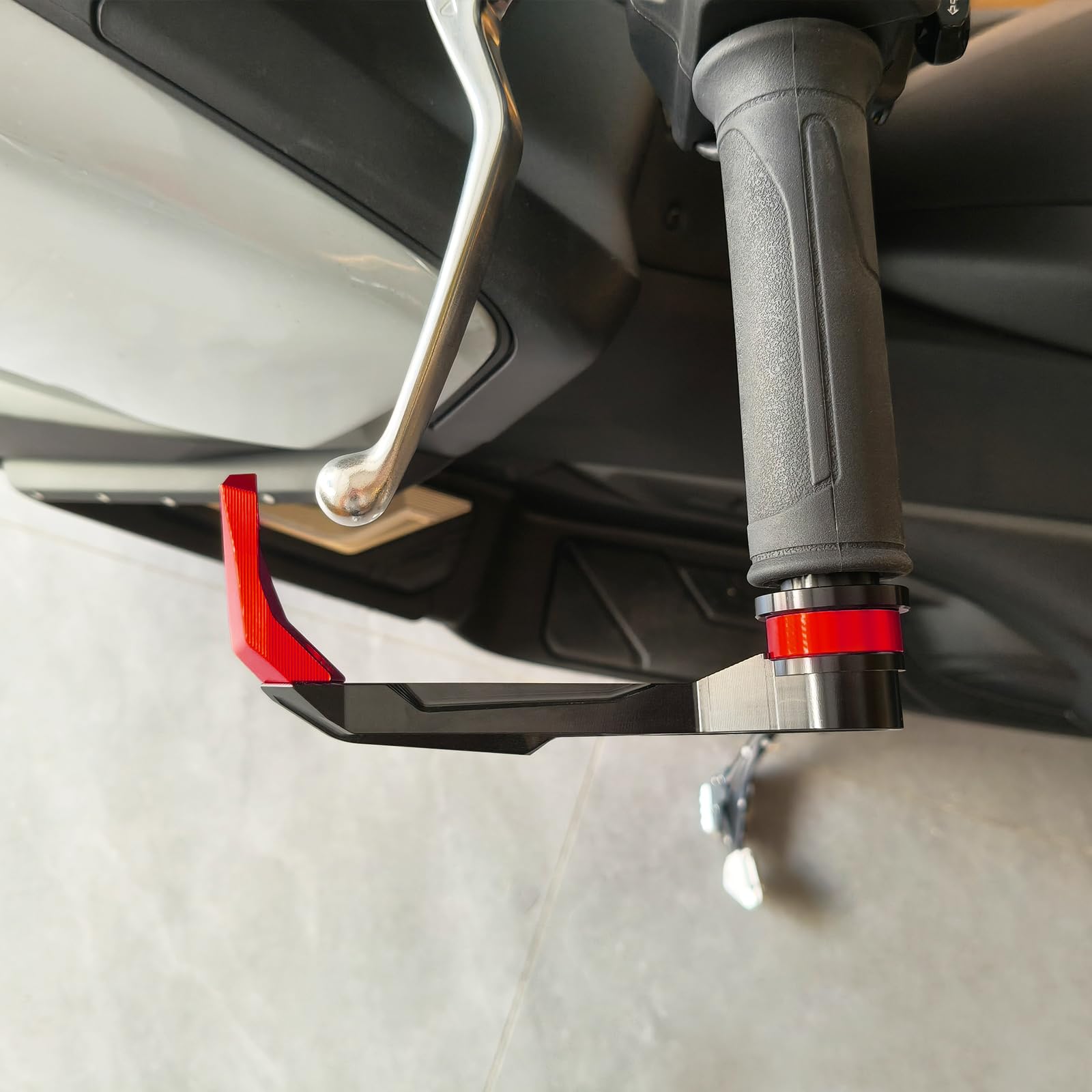 Adatto Per tmax 560 2026 TECH MAX 560 TMAX560 T-MAX 560 2022 2023 2024 2025 2026 Accessori moto Paramani Protezioni per manubrio Protezioni per leve freno e frizione (Rosso)