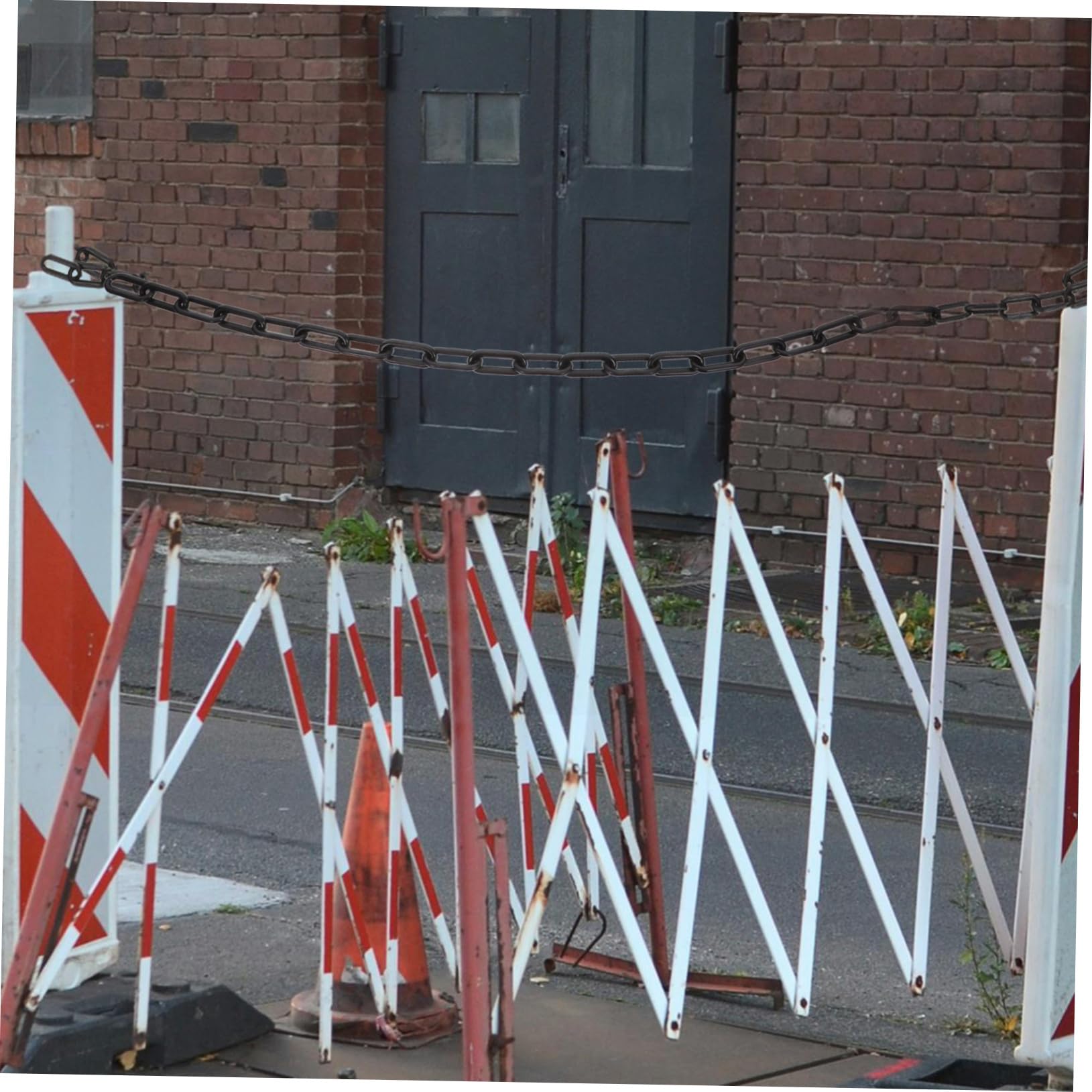 Plastikowy łańcuch ostrzegawczy, 10 m, wytrzymały łańcuch ogniwowy do podjazdu, parkingu i placu budowy, odporny na warunki atmosferyczne, łatwy w instalacji