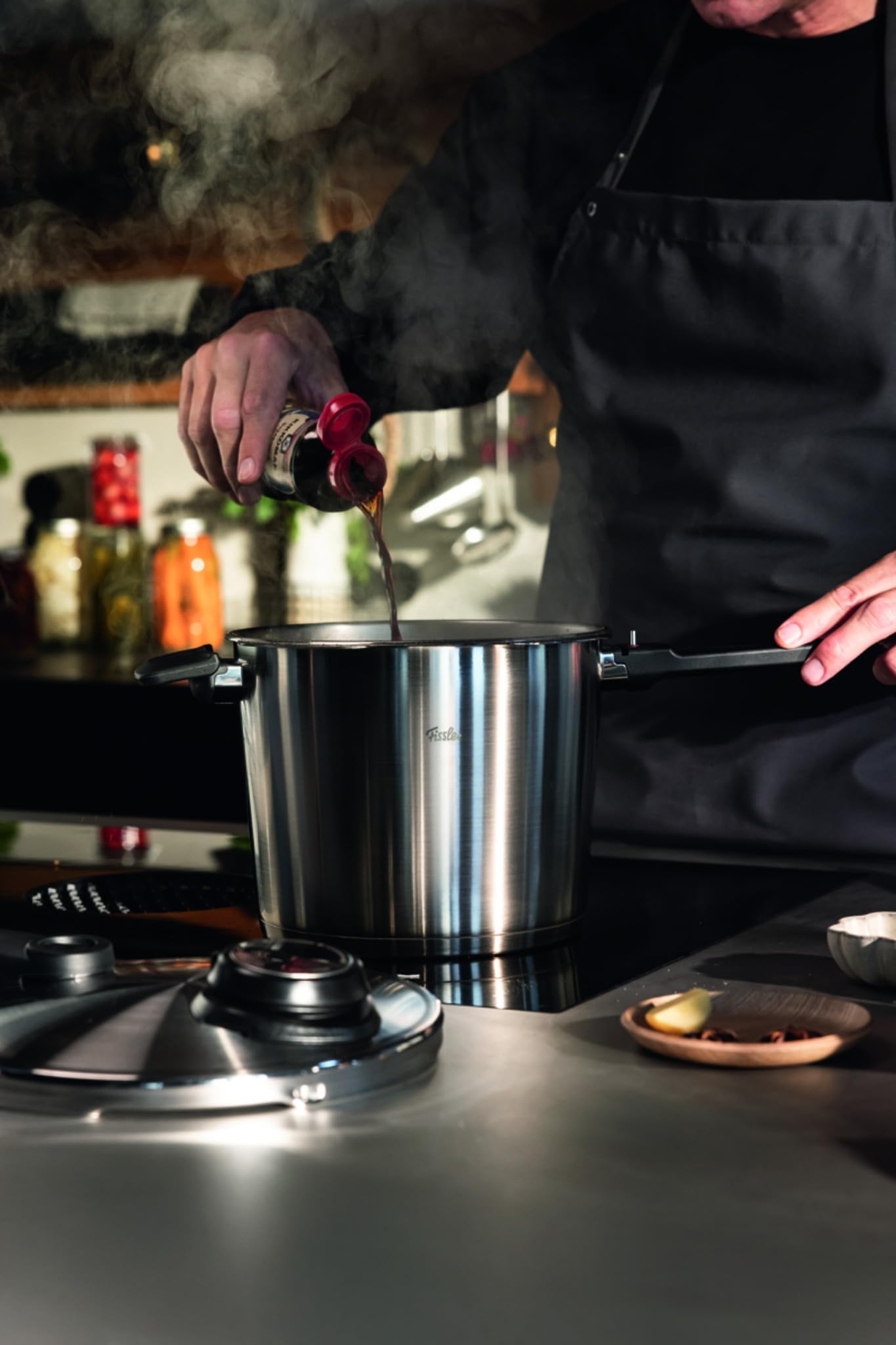 Fissler, Set da 4 pezzi con pentola a pressione Vitavit Premium 4.5 L, diametro 22 cm, con padella a cottura rapida 2.5 l , diametro 22 cm, con coperchio in metallo, per cottura a induzione