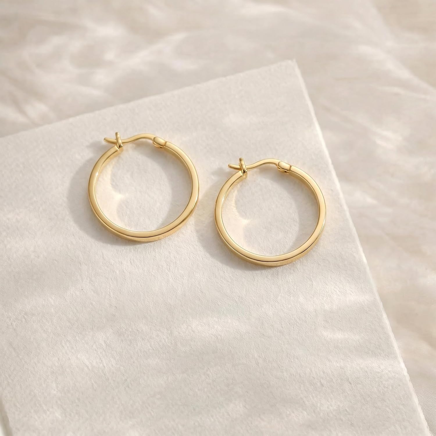 Gold Hoop Earrings 14K Gold Earrings for Women 14K Gold Hoop Earring for Women Hoops Simple Design with Beautiful Look Hoops Earring for Womens 20/25/30/40mm