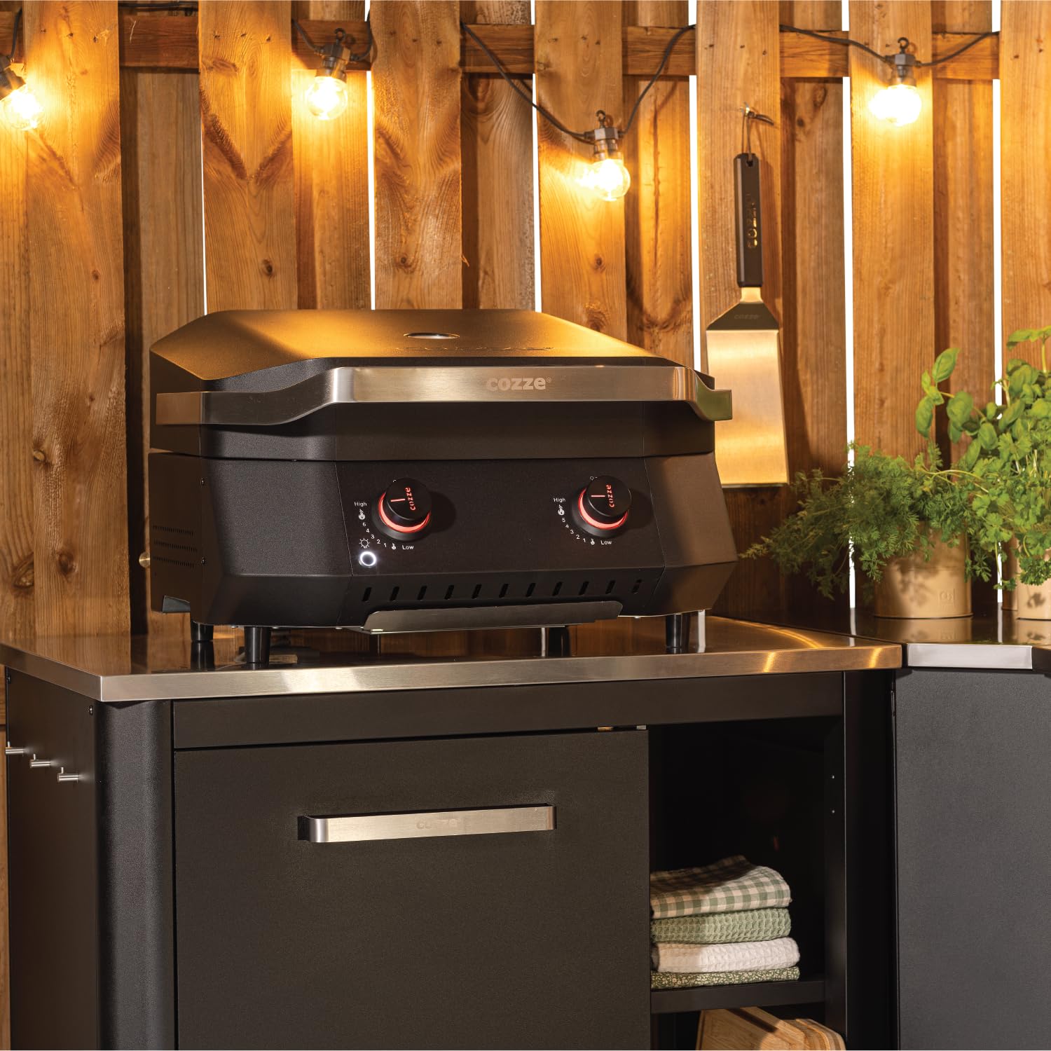 cozze - G-500 Plancha | Gasgrill mit Zwei U-Form Brennern | Automatischer Zündung und LED-Licht | 535x418 mm Grillfläche | Inkl. Regulator und 1.01M Schlauch | Schwarz/Rostfreier Stahl