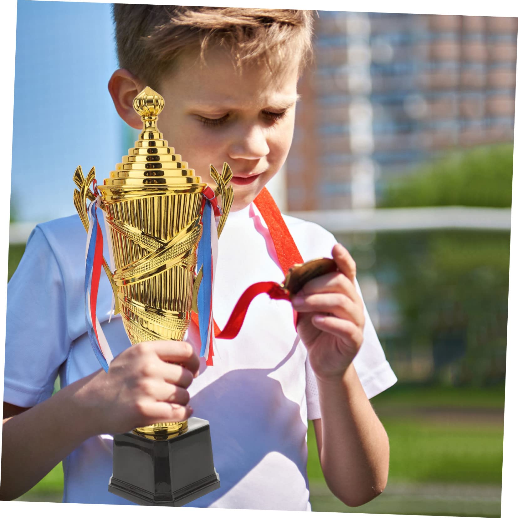 POPETPOP Coppa Premio in Plastica Dorata Coppe Premio per Tornei Sportivi e Carnevali Coppa Robusta e Durevole Base Nera per Targhette Personalizzate