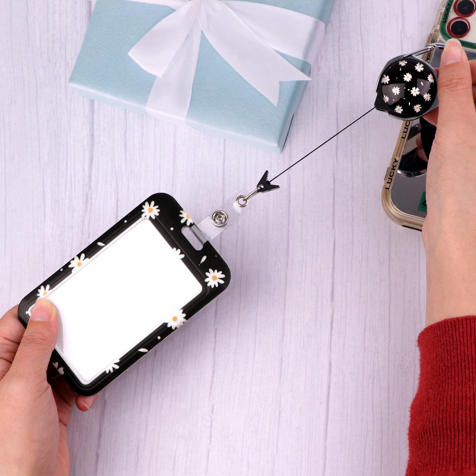 Daisy Retractable Lanyard Card Holder Set including Stylish Design, Durable - Image 2