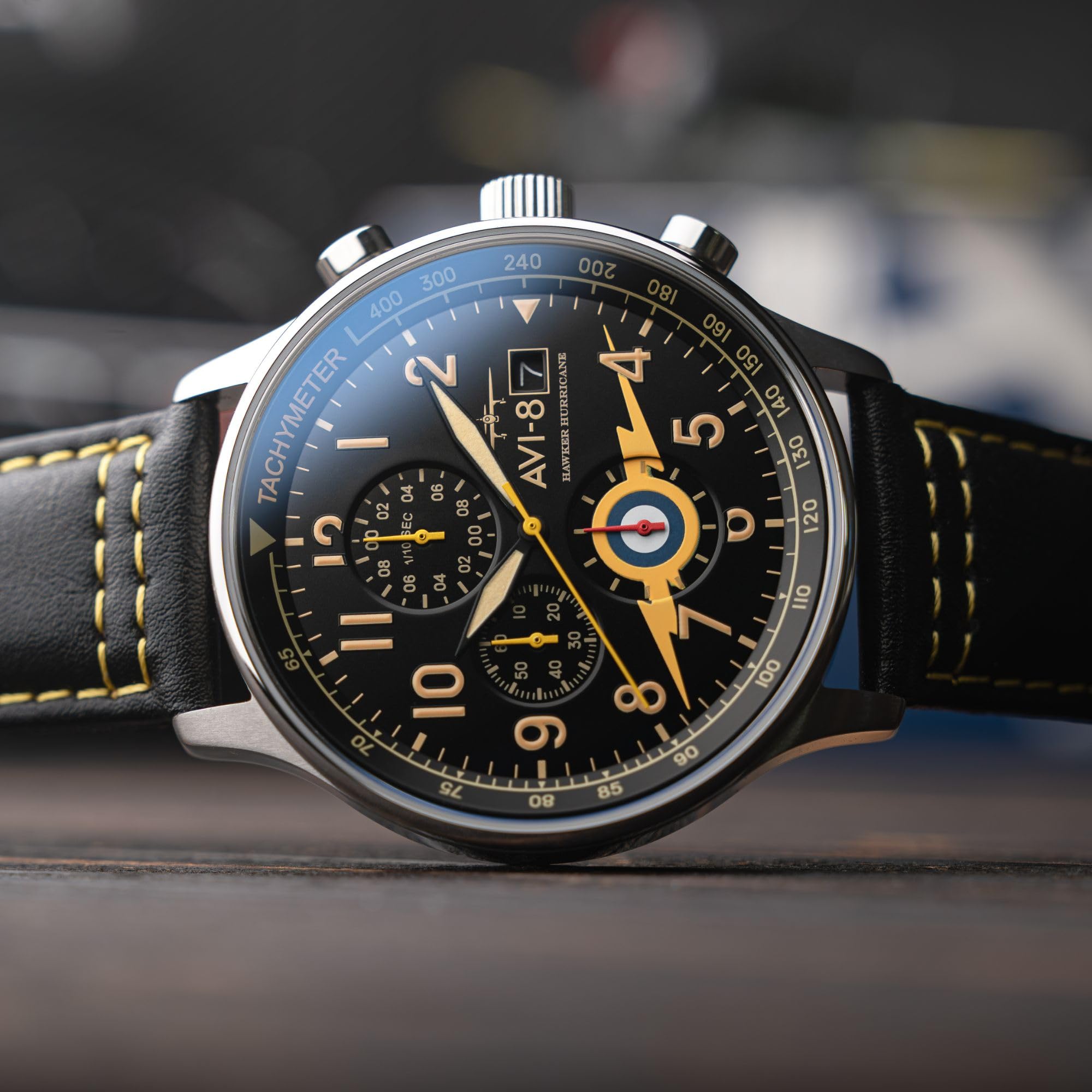 AVI-8 Hawker Hurricane AV-4011 - Reloj para hombre, caja de acero inoxidable de 42 mm, movimiento de cuarzo japonés, correa de piel auténtica, relojes para hombre, cronógrafo clásico, Naranja rayo