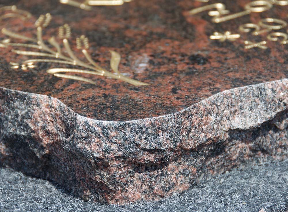 Grabplatte, Grabstein, Grabkissen, Urnengrabstein, Liegegrabstein Modell Pure 40 x 30 x 5 cm Aruba-Granit, poliert inkl. Gravur (Sandstrahl-Ornament Taube 3)