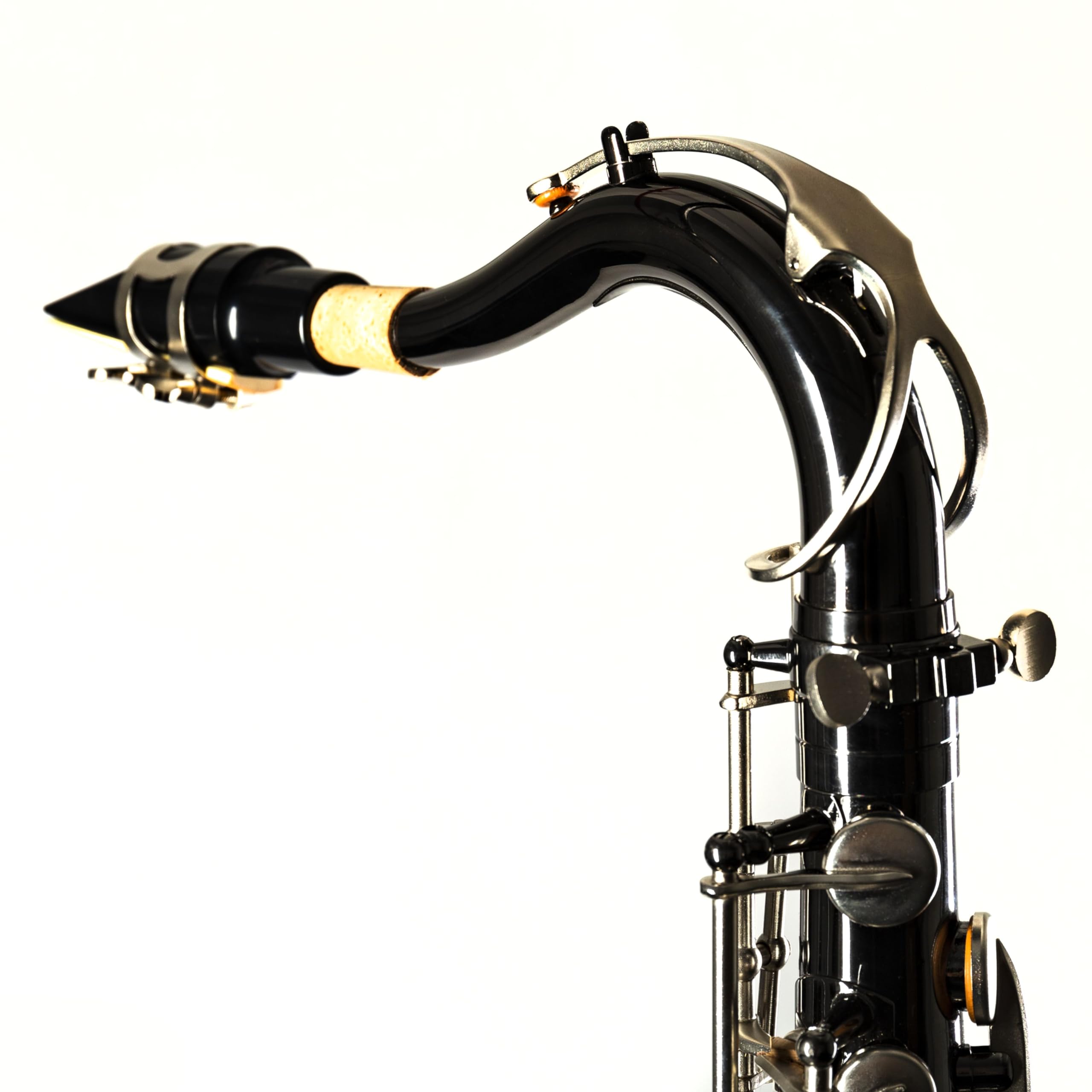 Monzani MZTS-260 Tenor Saxophon, Schwarz Lackiert, Messingkorpus, Bb Stimmung, Inklusive Mundstück, Wischer, Koffer mit Rucksackvorrichtung, Tragegurt, Graviertes Design