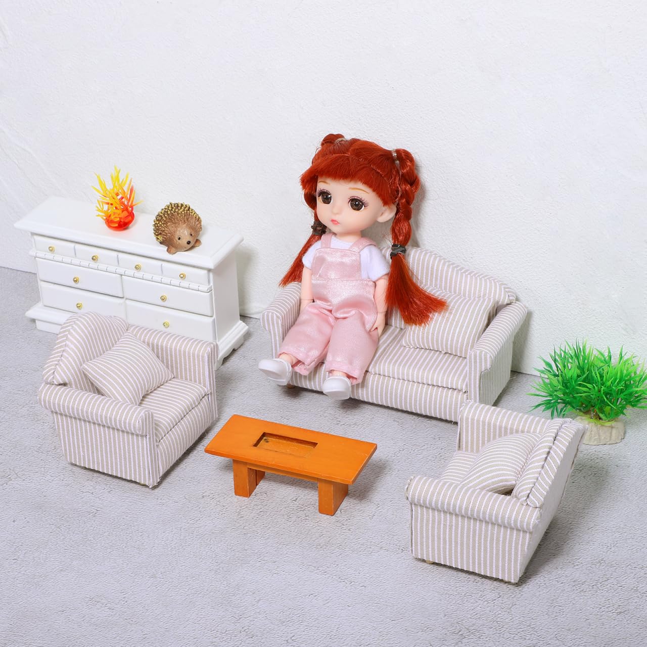 Toddmomy 1:12 Miniatur Sofa Set für Puppenhaus Möbel, Elegante Couch mit Kissen, Holz Mini Möbel Puppenstube Zubehör, Dekoration für Wichteltür & Wichtel Wohnzimmer