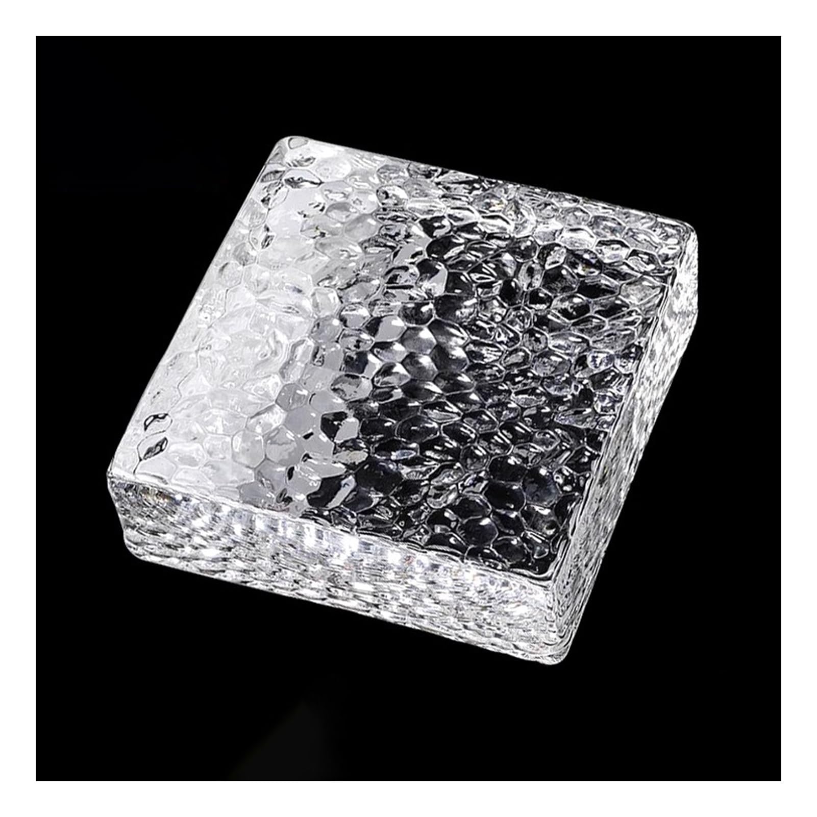 Evita estancias oscuras y ruidosas mediante azulejos rectangulares de cristal aislantes