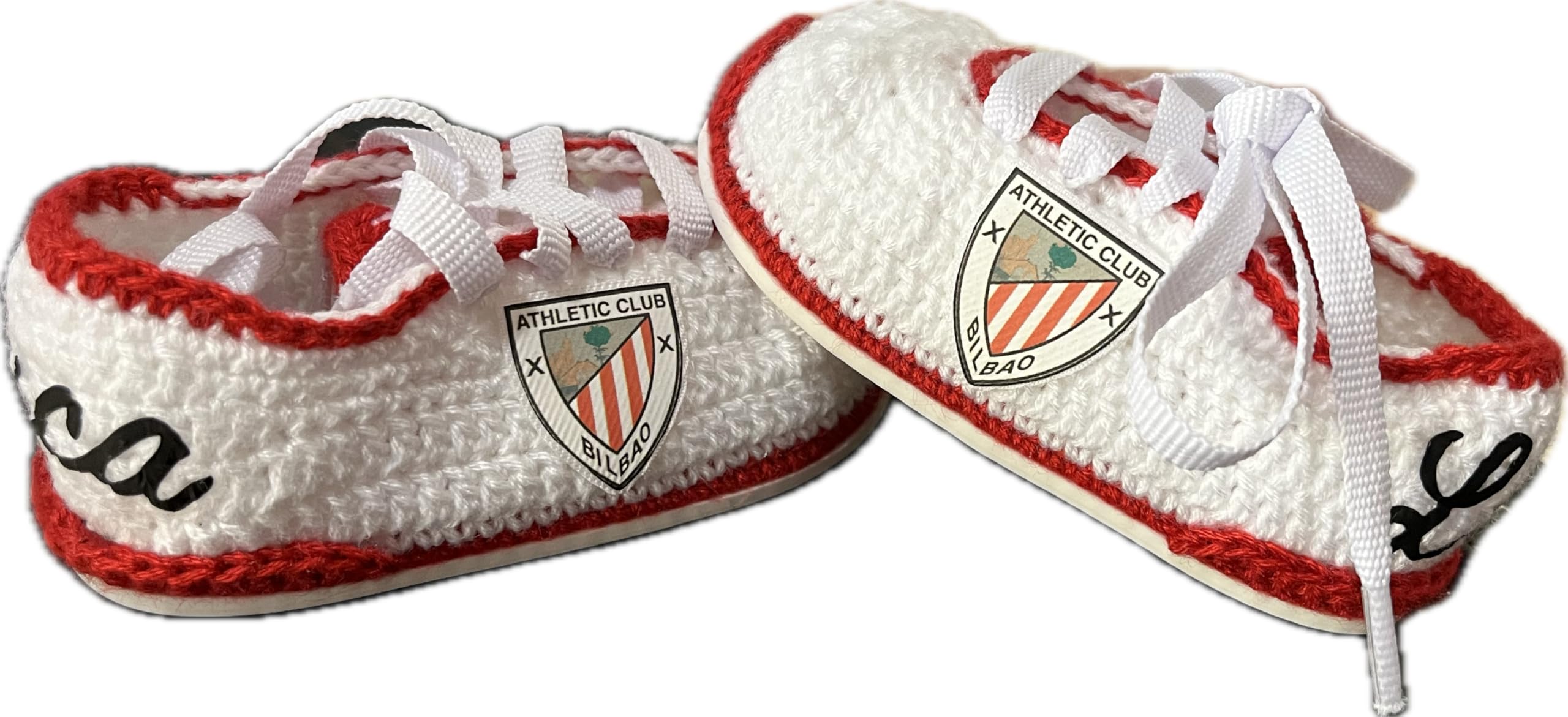 Patucos Futbol para bebe recien nacido de ganchillo del equipo de aficionados al club de Bilbao. Personalizados y disponibles en tallas 0-12 meses. Te regalamos el nombre del bebe grabado
