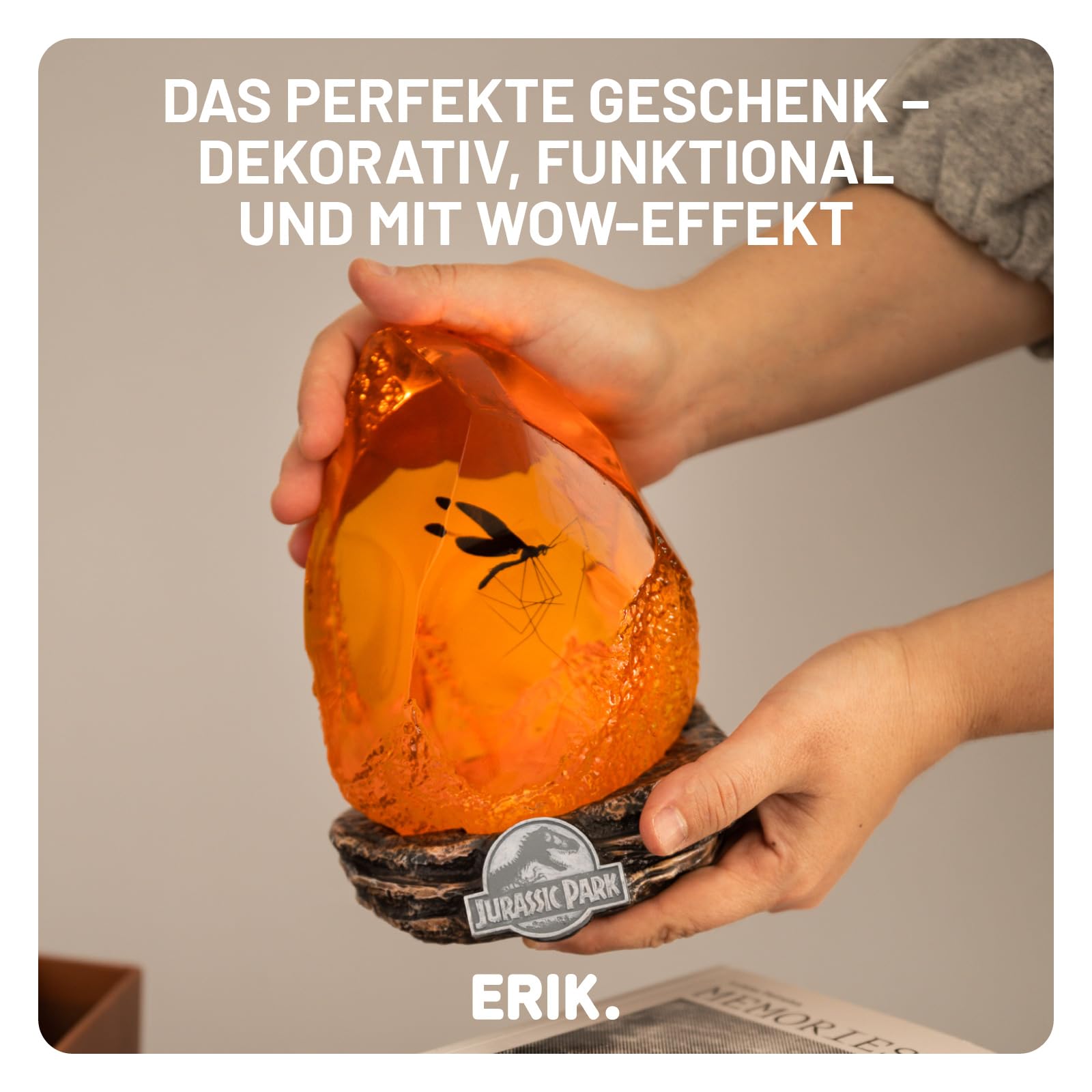 Jurassic Park Lampe mit USB-C Amber | Stimmungslicht Schreibtisch - Nachttischlampe Kinder und Erwachsene Zubehör Gaming Deko - Offizieller Jurassic World Merch